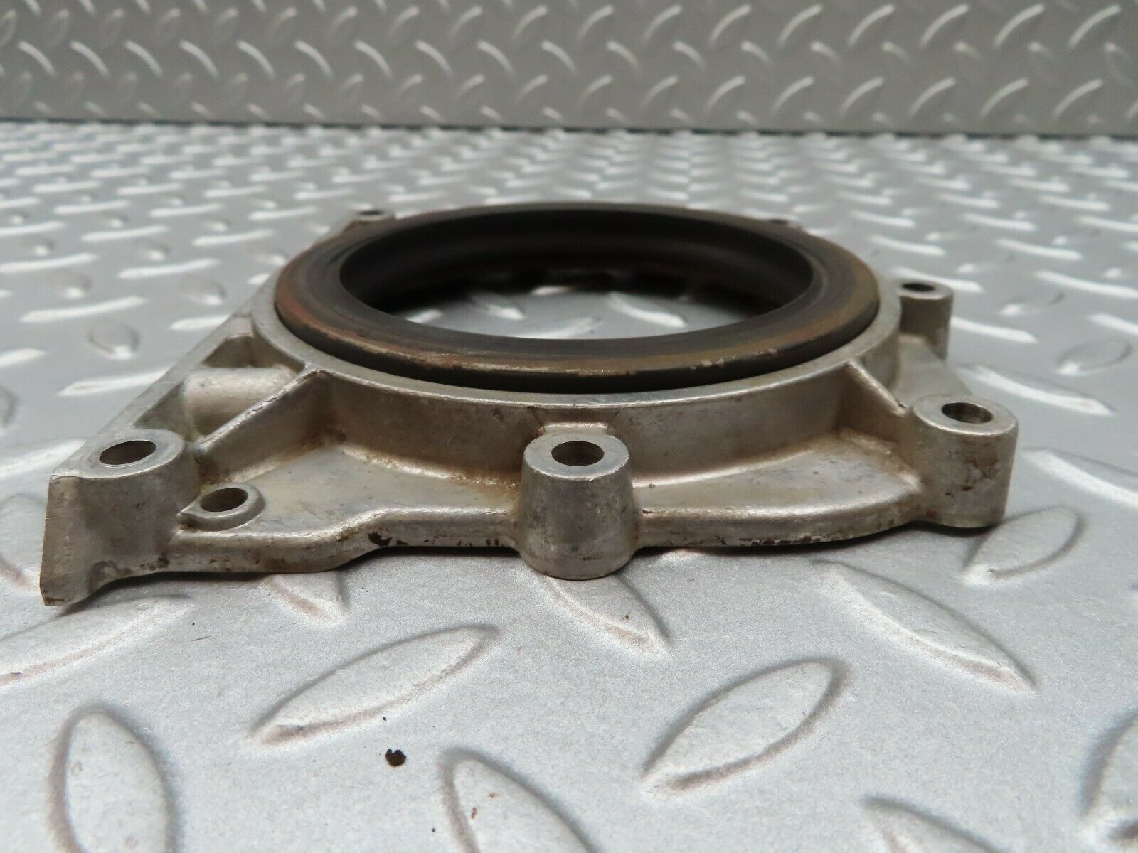 3792 Mercedes-Benz S123 200T Wagon Crankshaft Lid Cover Rear 1020110108