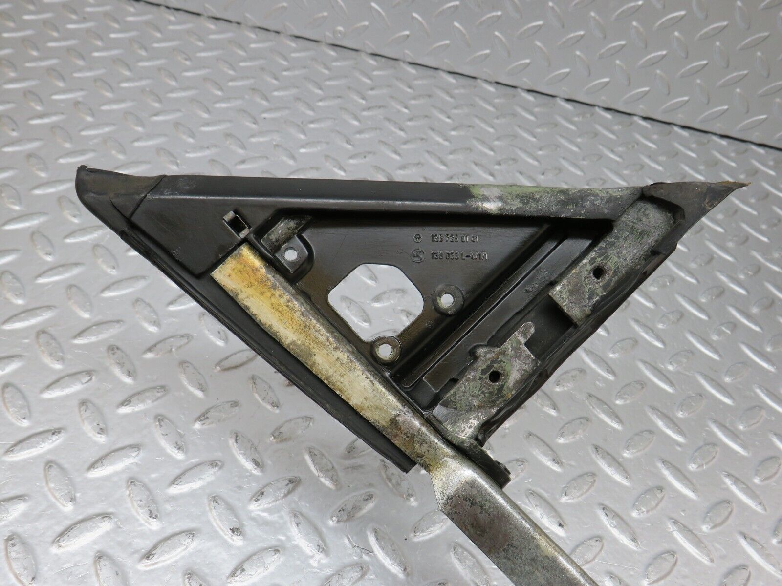 34461 Mercedes-Benz C126 380SEC Front Left Door Window Channel 1267250141