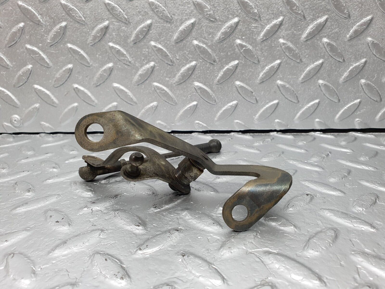 41357 Mercedes-Benz W116 350SE Throttle Linkage