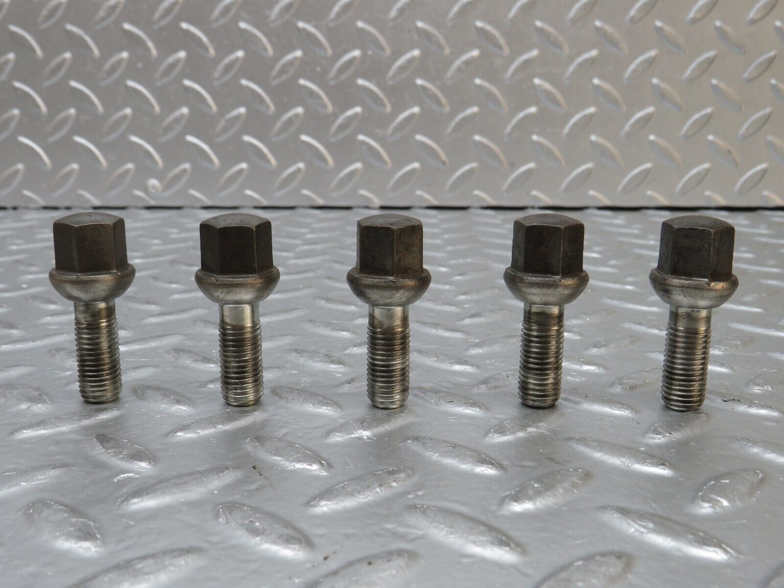 32233 Mercedes-Benz 5x Alloy Wheel Lug Bolt M12x1.5