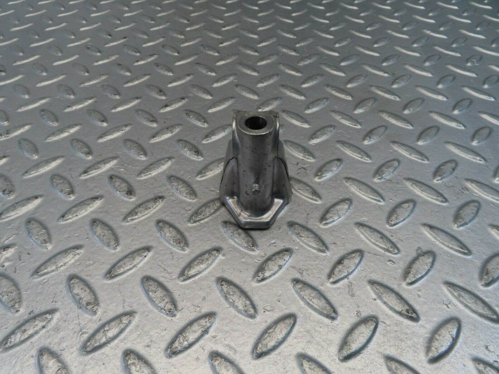 10969 Mercedes-Benz W115 220D Rocker Arm Support 6150550110