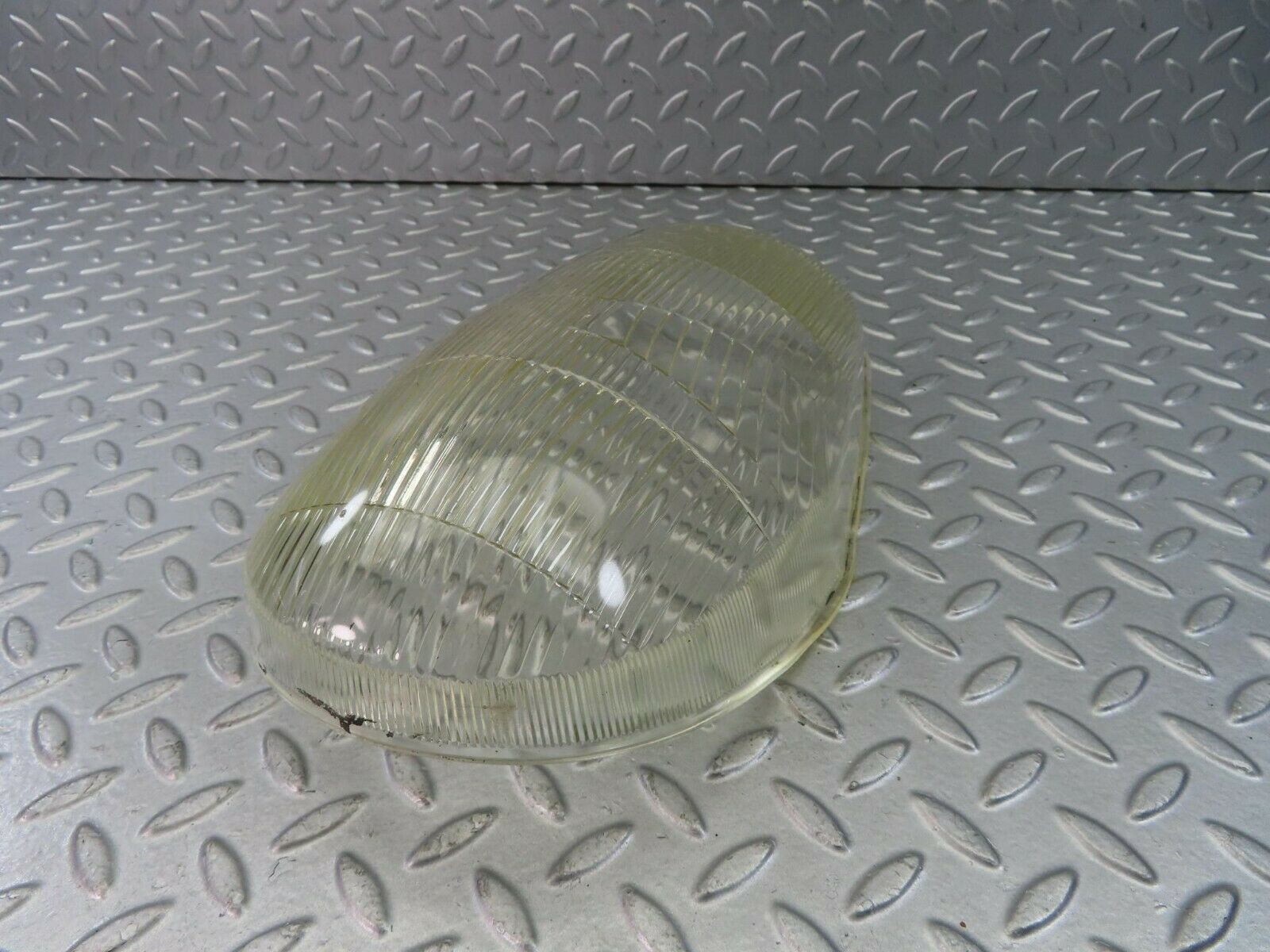 8957 Mercedes-Benz W108 Headlight Lens