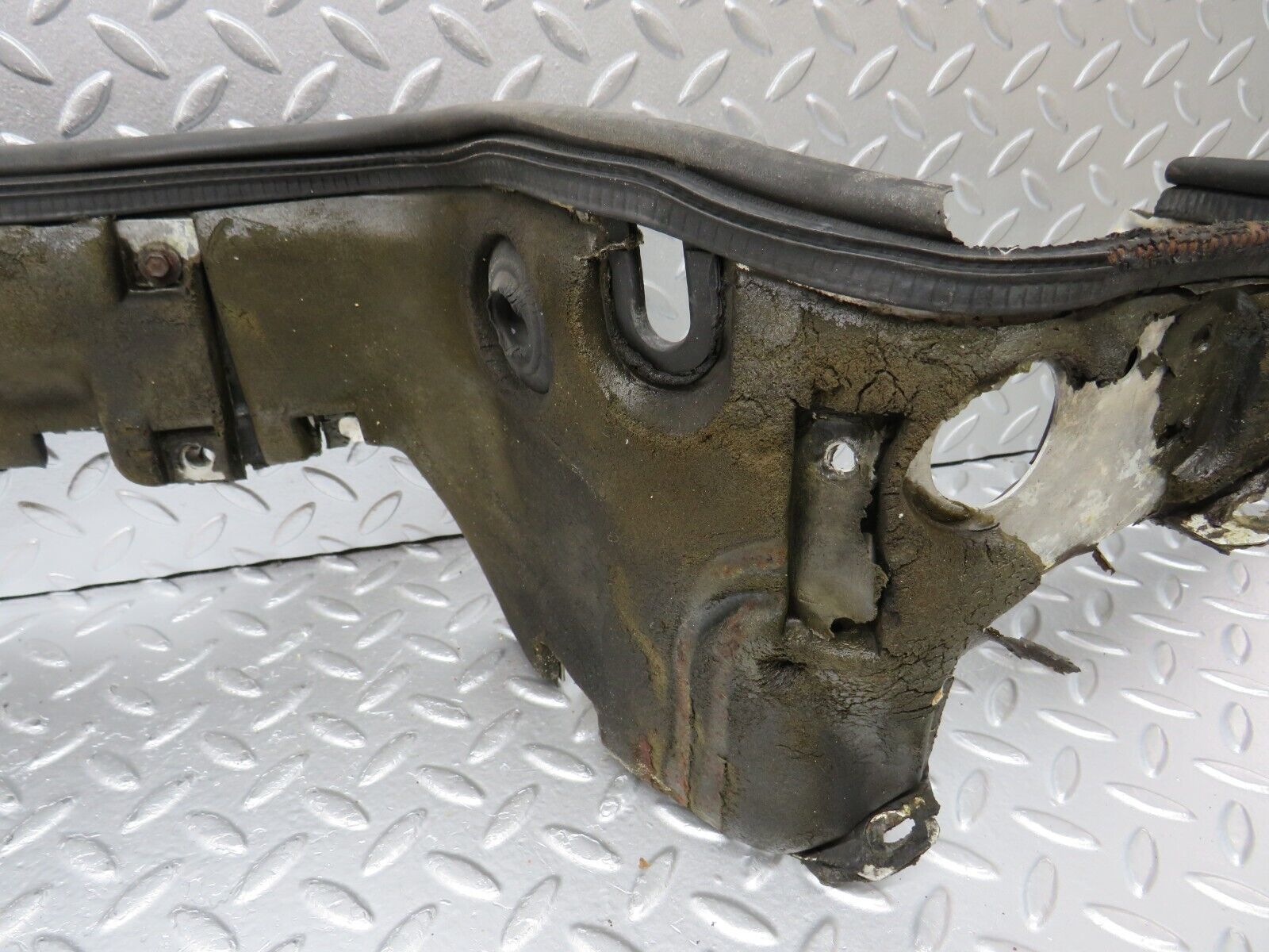 34387 Mercedes-Benz C126 380SEC Coupe Firewall