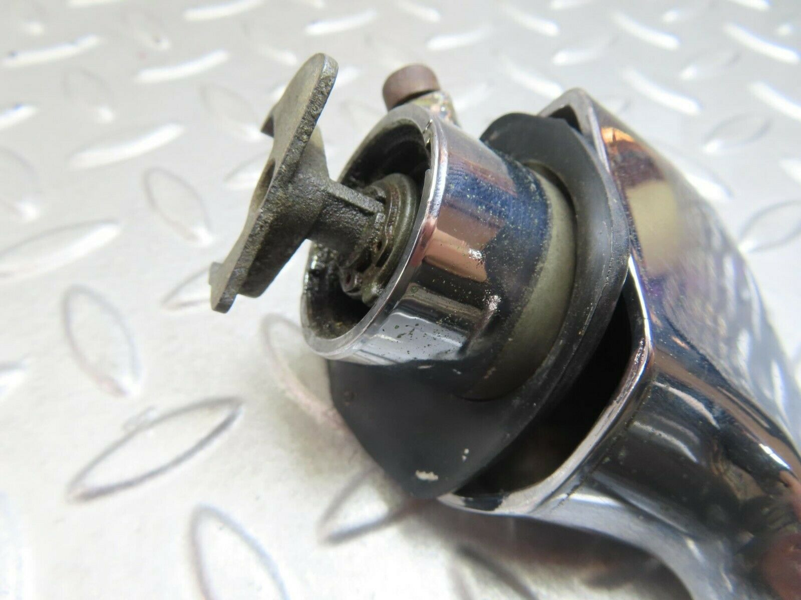 8734 Mercedes-Benz W108 Chrome Door Handle Front Left No Key 1087660701