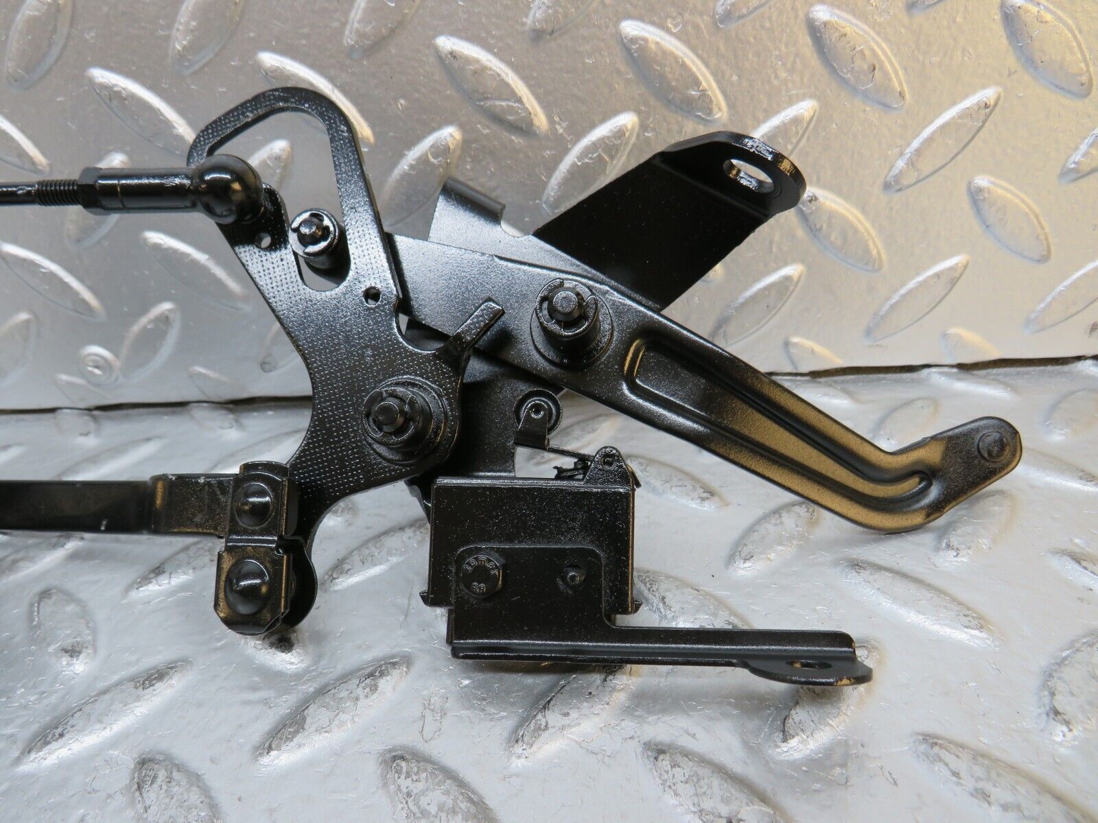 29919 Mercedes-Benz W123 230E Throttle Linkage