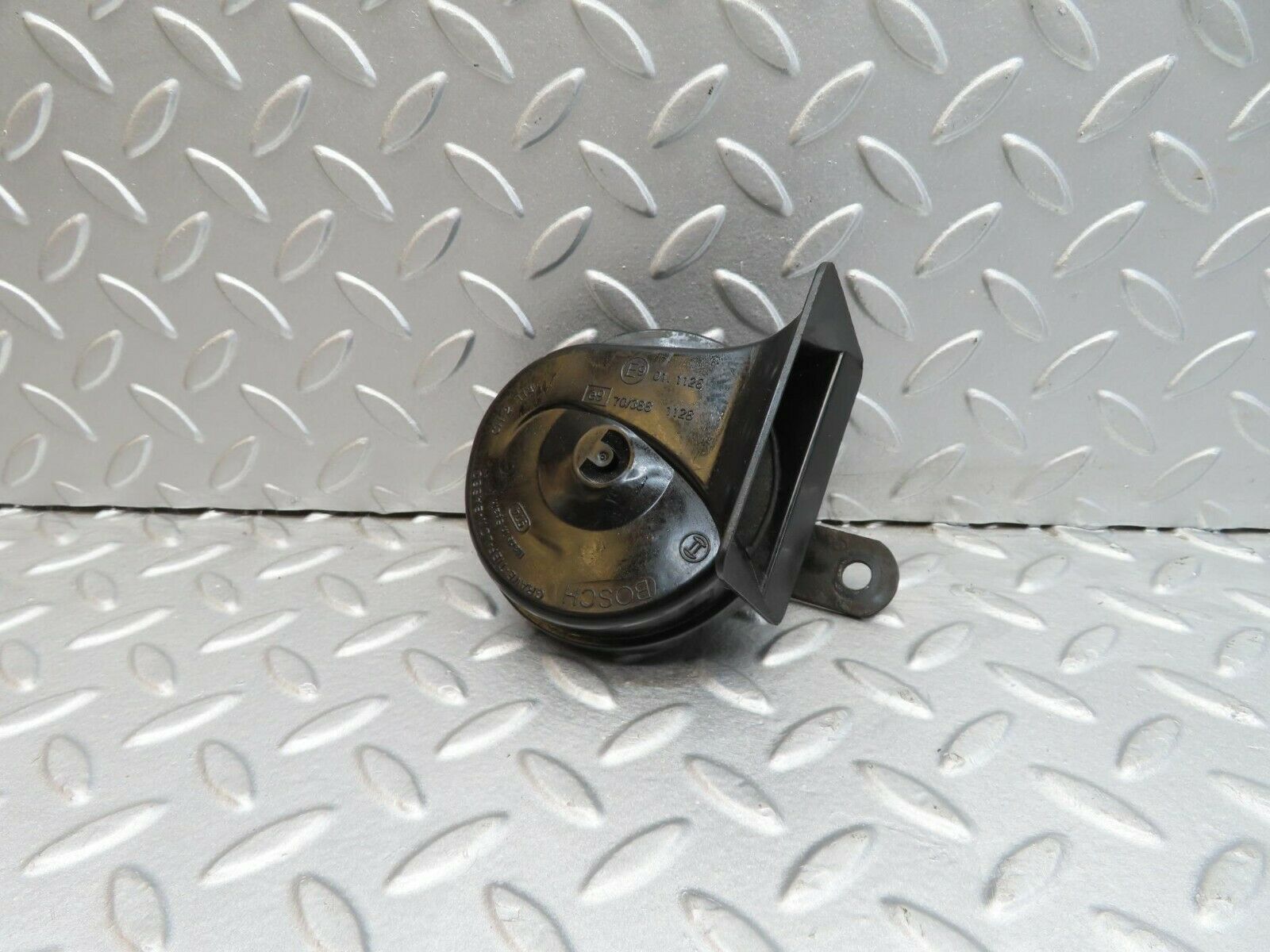 12200 Mercedes-Benz R129 300SL Coupe Horn