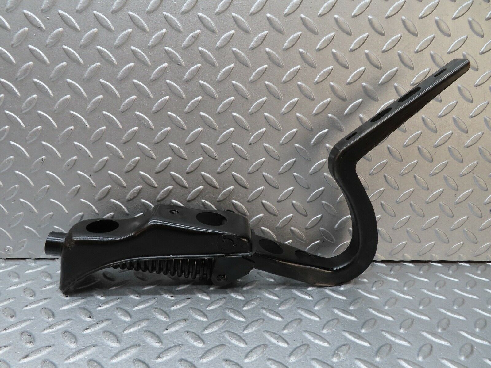 17605 Mercedes-Benz W116 450SEL Trunk Lid Hinge Left Side