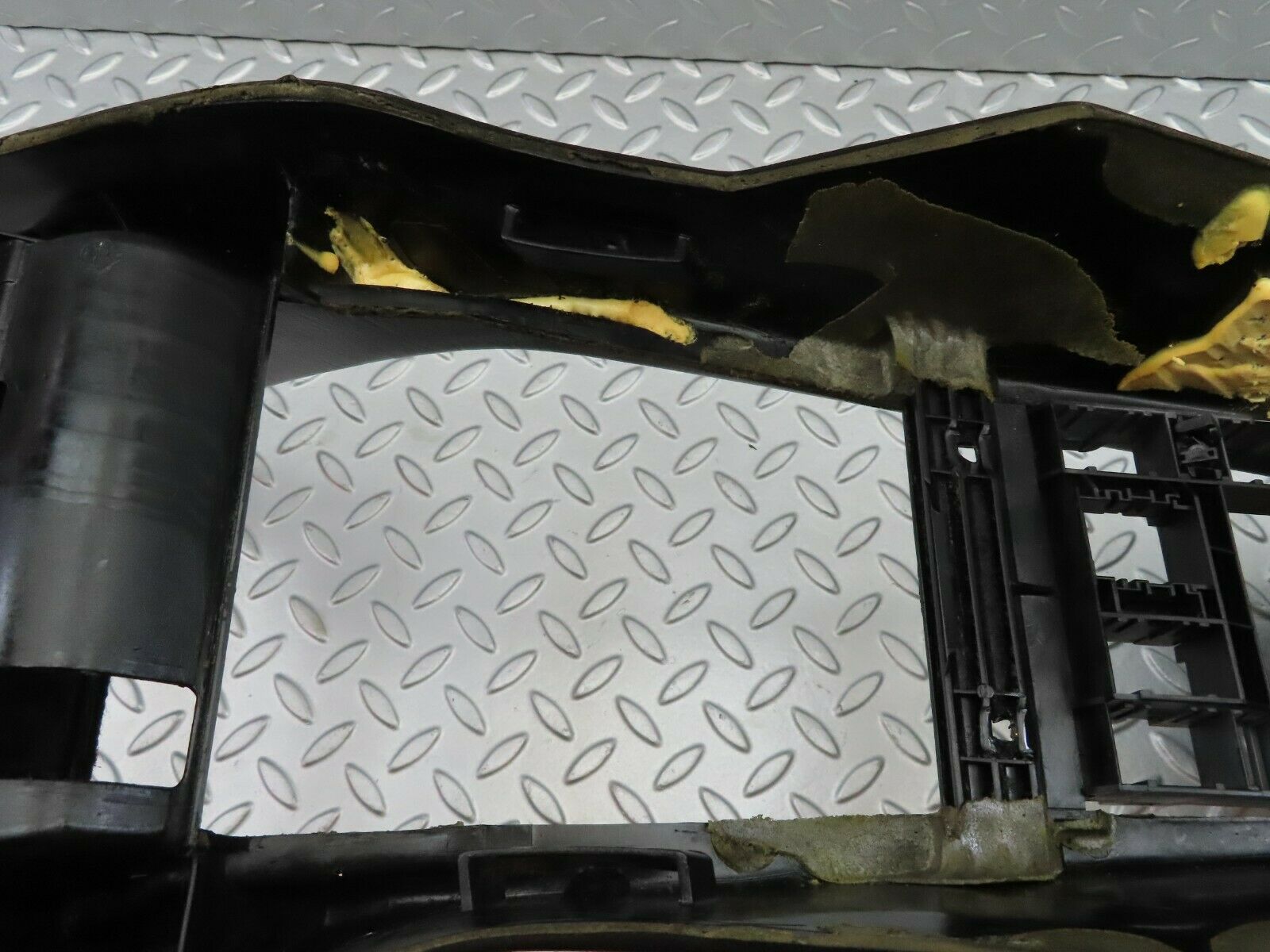 6456 Mercedes-Benz S124 E220 Wagon Centre Console Black