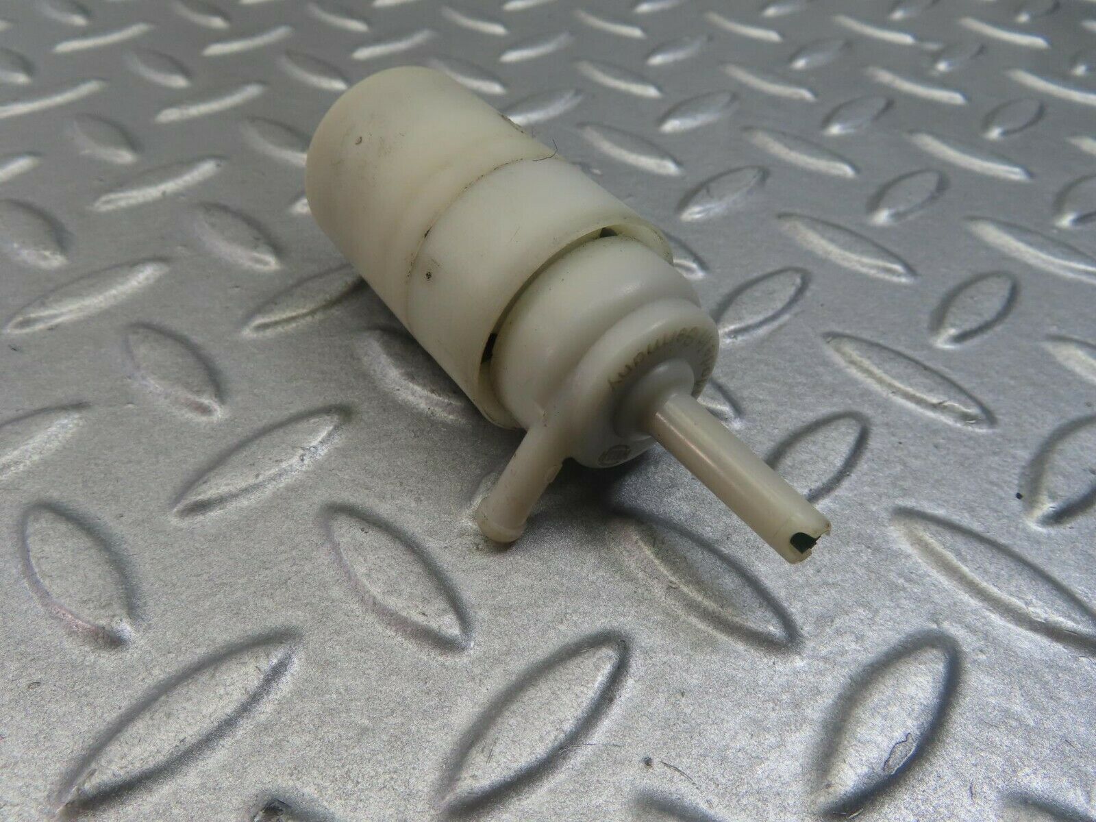 8310 Mercedes-Benz W124 Windscreen Washer Pump 1248690221