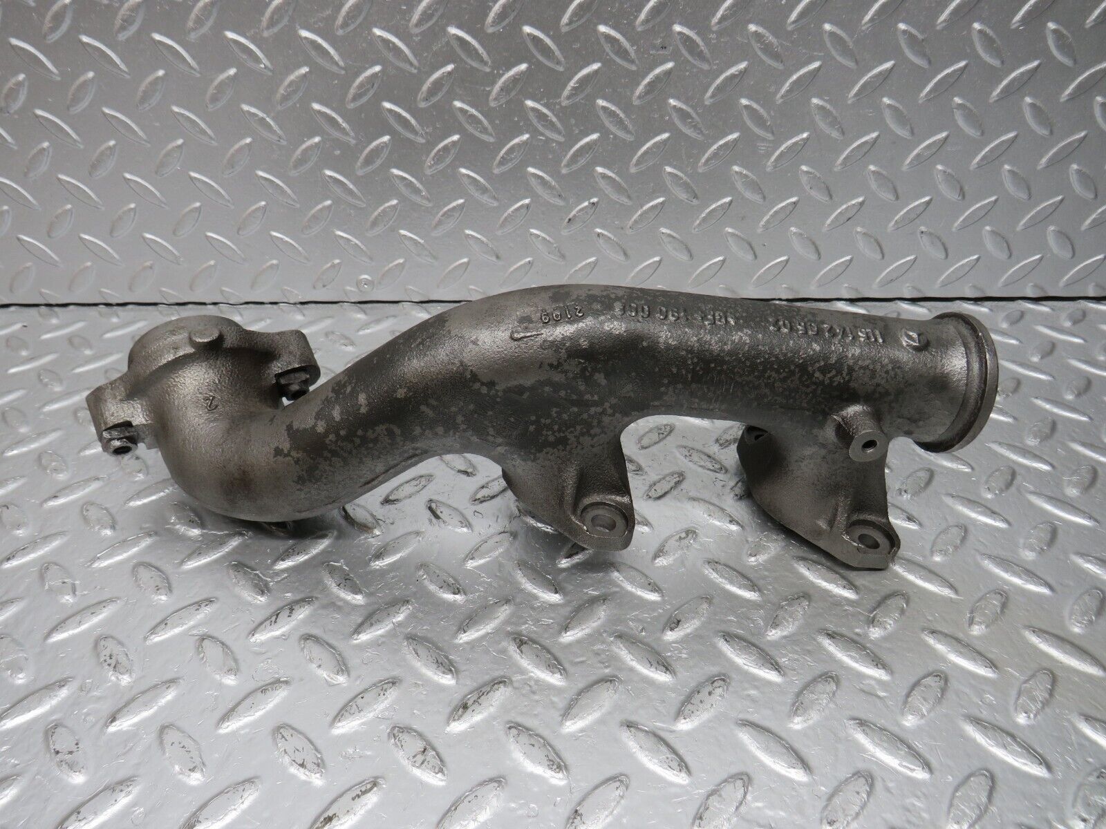 33106 Mercedes-Benz W126 380 V8 Exhaust Manifold Left 1161420502