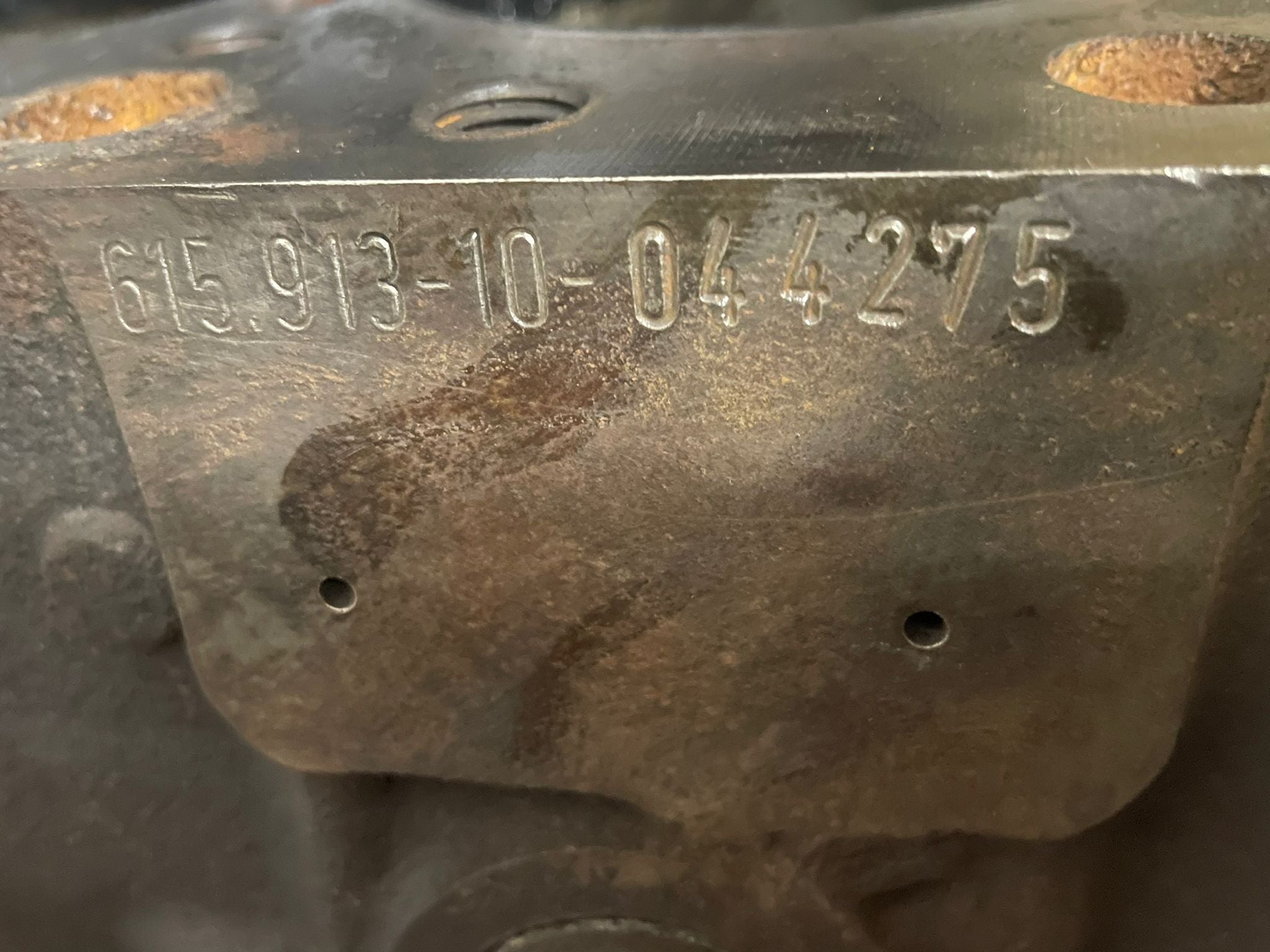 10947 Mercedes-Benz W115 220D Engine Block OM615.913 6150110501