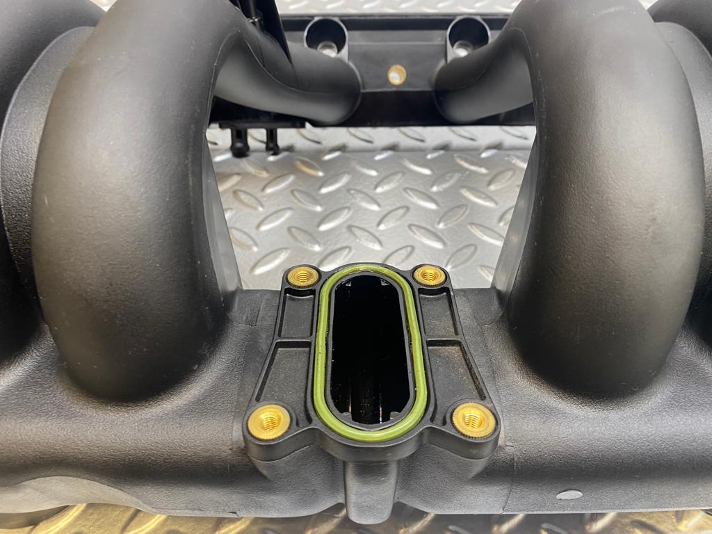 25859 Mercedes-Benz W124 280E Air Intake Manifold 1041403801