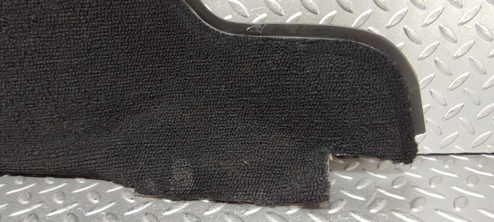 2440 Mercedes-Benz W123 280E Centre Console Carpet Black Left Side