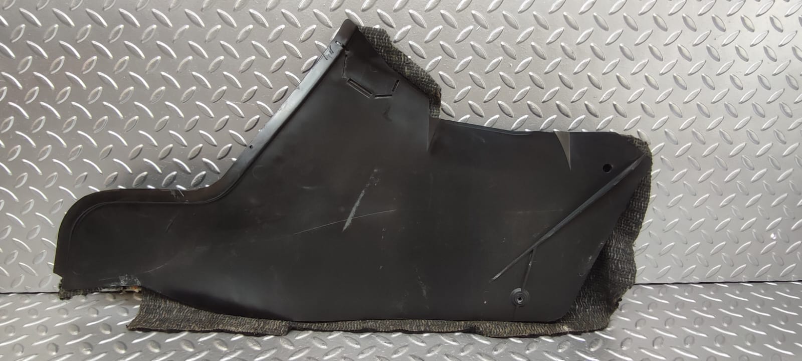 2440 Mercedes-Benz W123 280E Centre Console Carpet Black Left Side