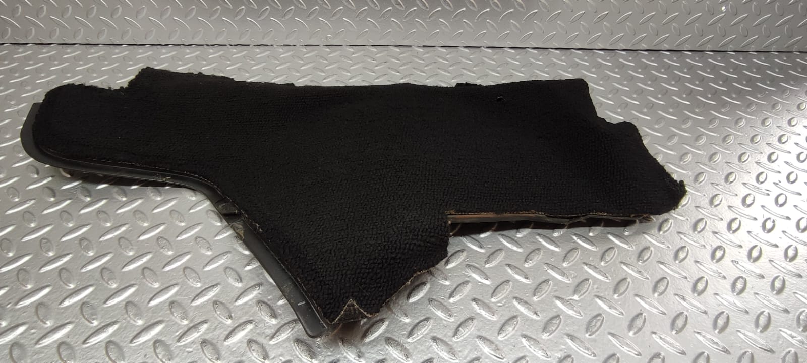 2440 Mercedes-Benz W123 280E Centre Console Carpet Black Left Side