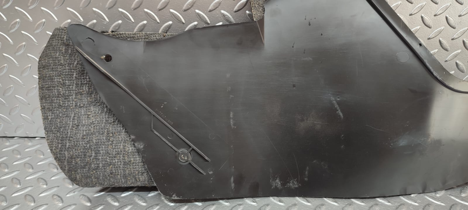 2441 Mercedes-Benz W123 280E Centre Console Carpet Black Right Side