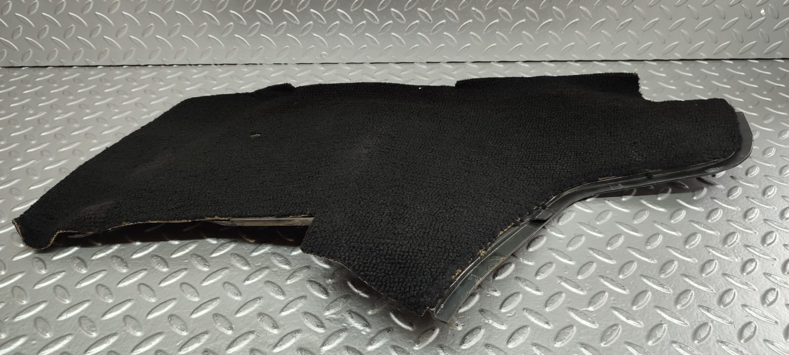 2441 Mercedes-Benz W123 280E Centre Console Carpet Black Right Side