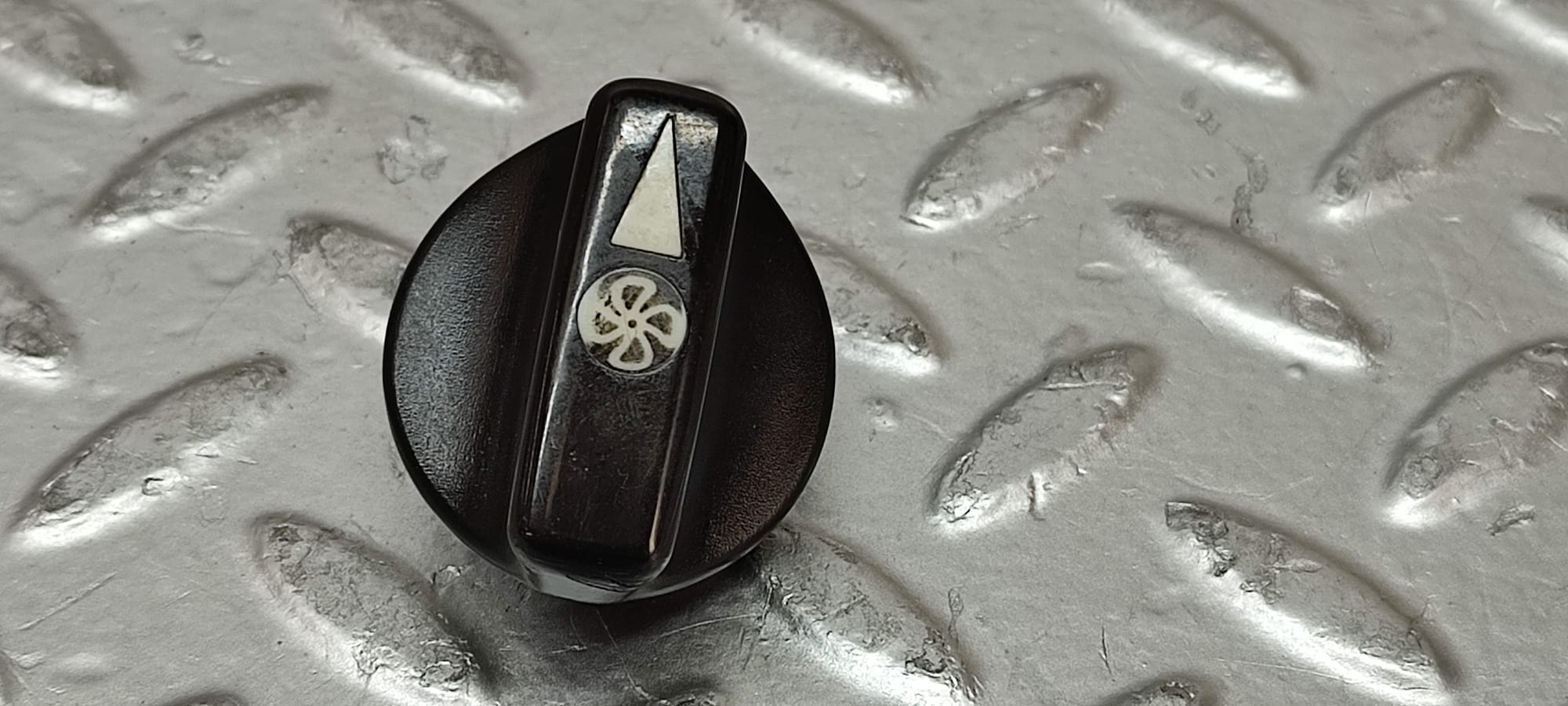 26904 Mercedes-Benz W123 240D Heater Control Knob Set