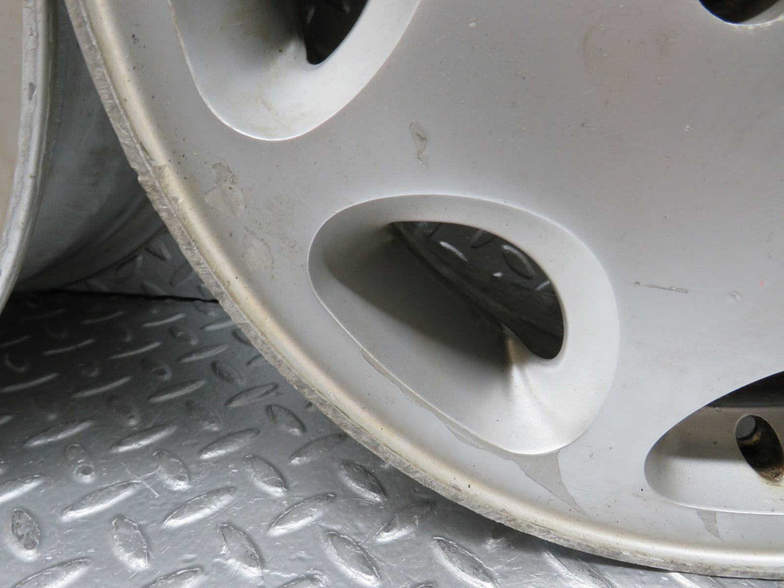 27468 Mercedes-Benz Alloy Wheel Set 6.5Jx15H2 ET44 1244011802 1244011202