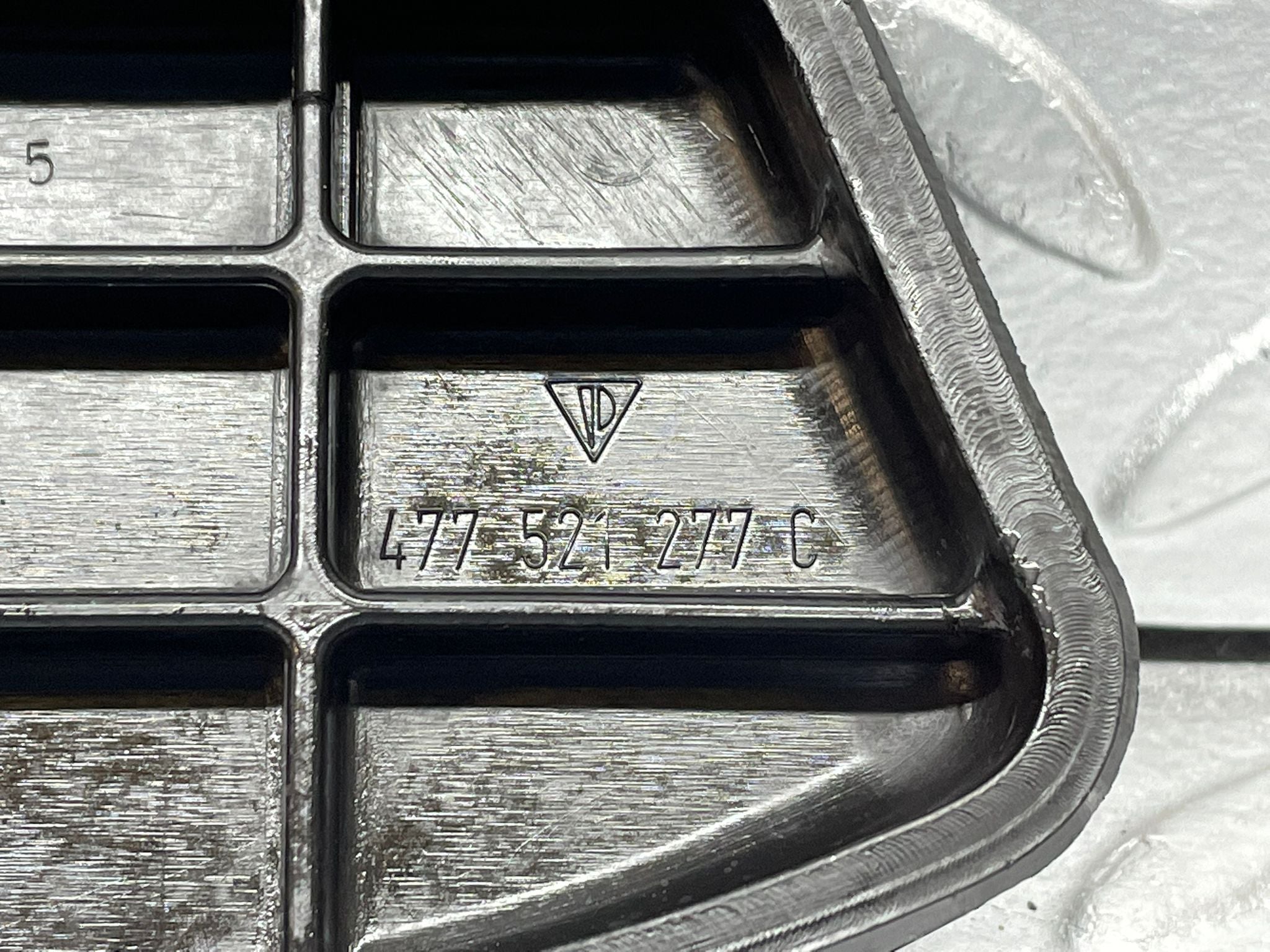 29987 Porsche 924 Gearbox Torque Tube Bell Housing Plug 477521277