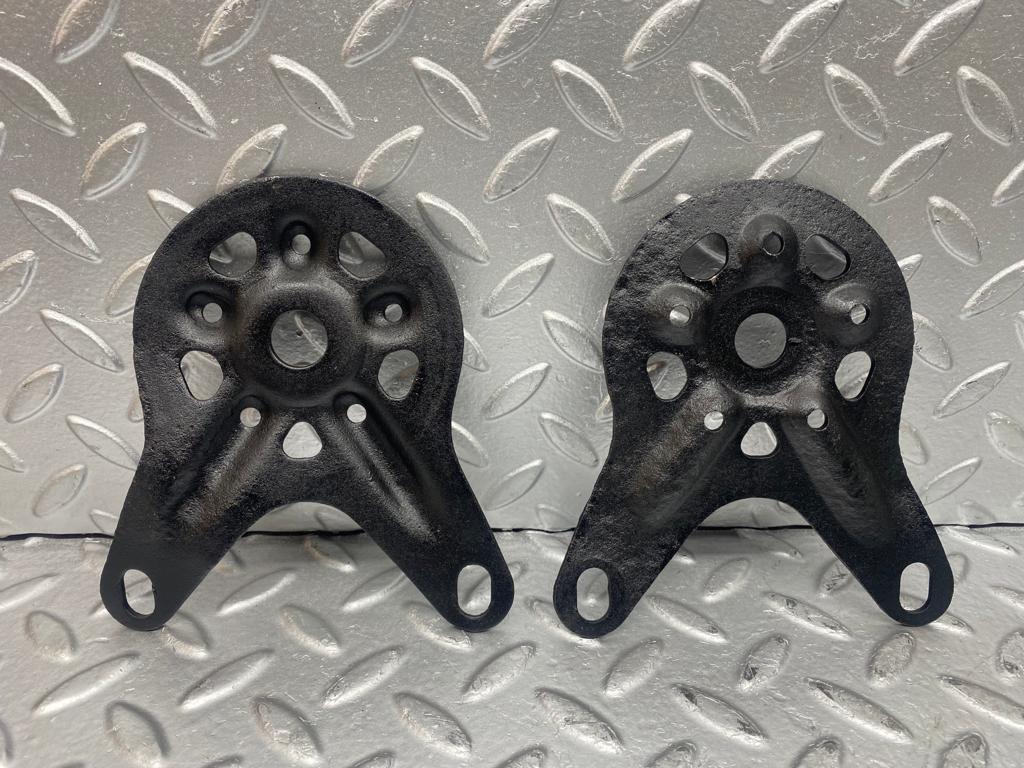 0045 Mercedes-Benz W116 350SE  Rear Suspension Axle Mounting Bracket