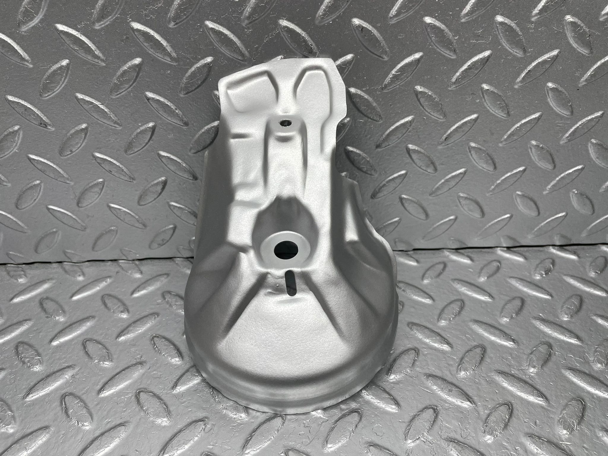 22620 Mercedes-Benz C124 E220 Coupe Engine Mount Bracket Heat Shield