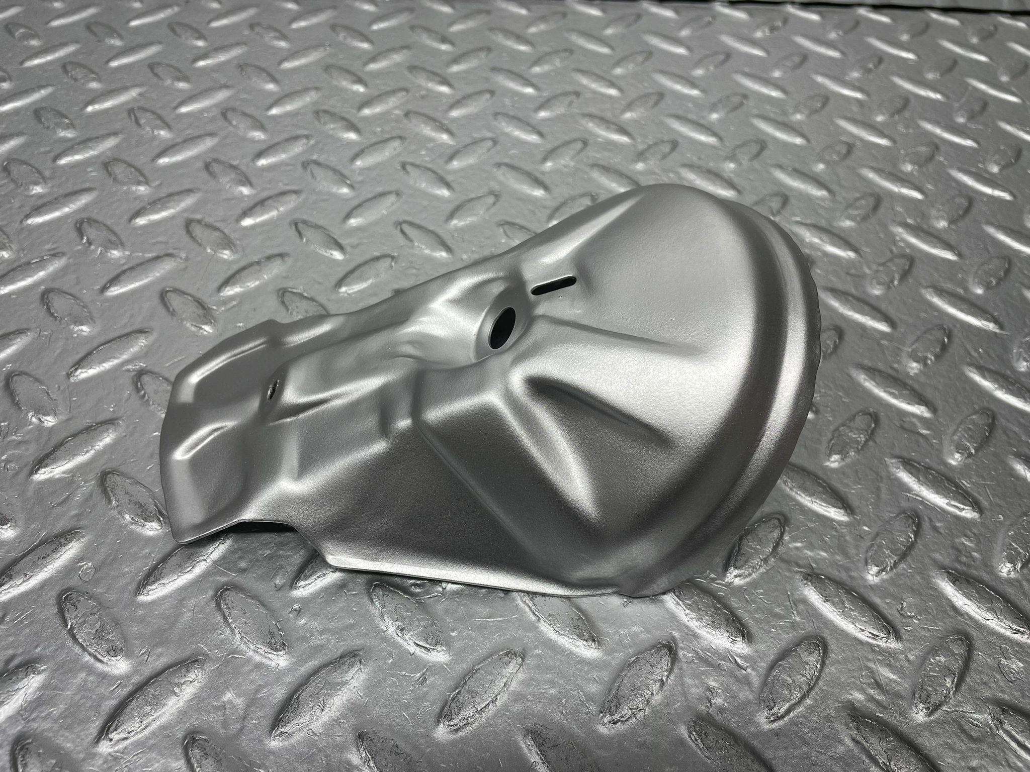 22620 Mercedes-Benz C124 E220 Coupe Engine Mount Bracket Heat Shield