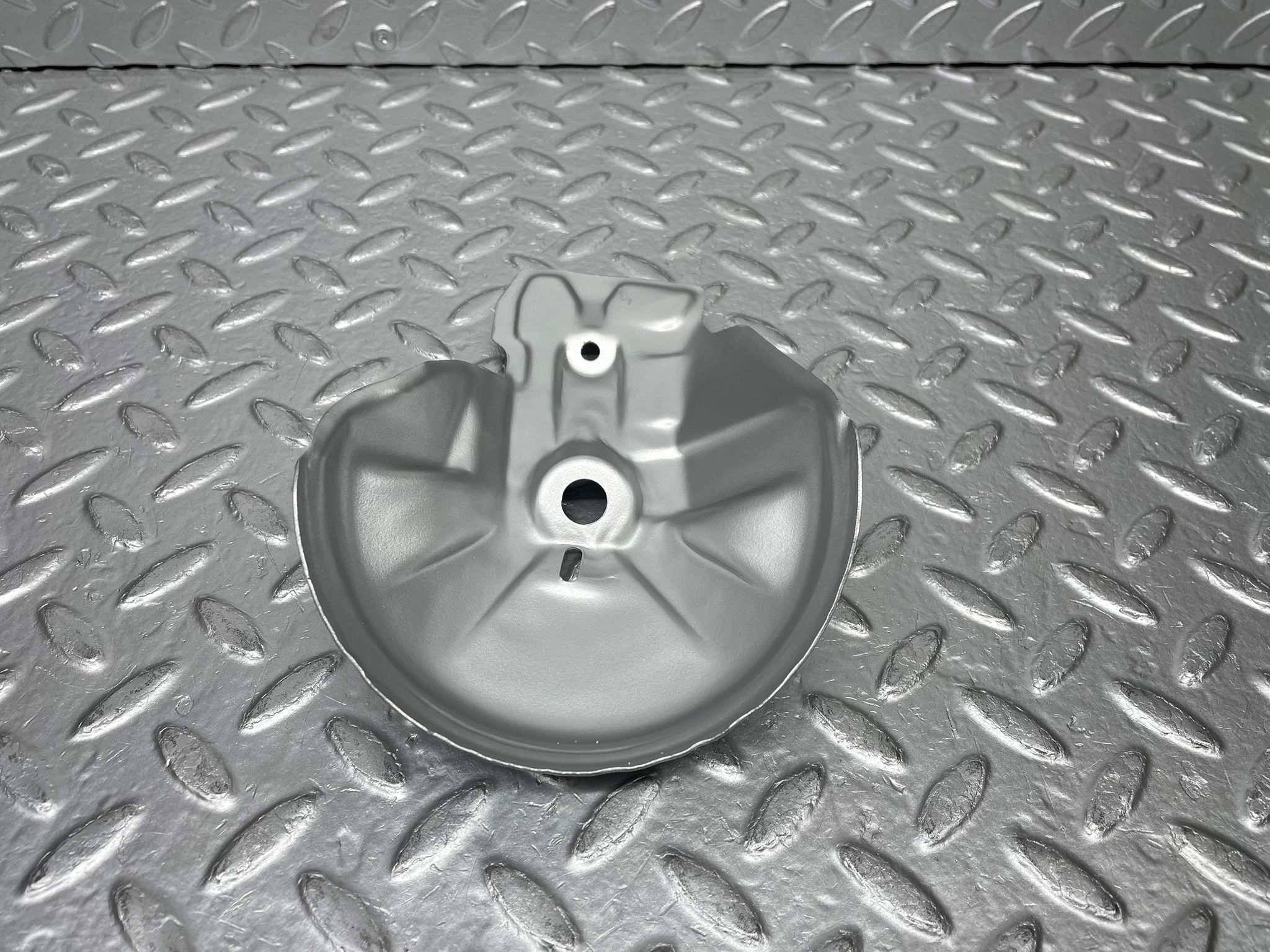 22620 Mercedes-Benz C124 E220 Coupe Engine Mount Bracket Heat Shield