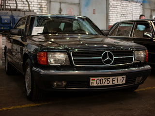 Mercedes C126 SEC classic black coupe front photo