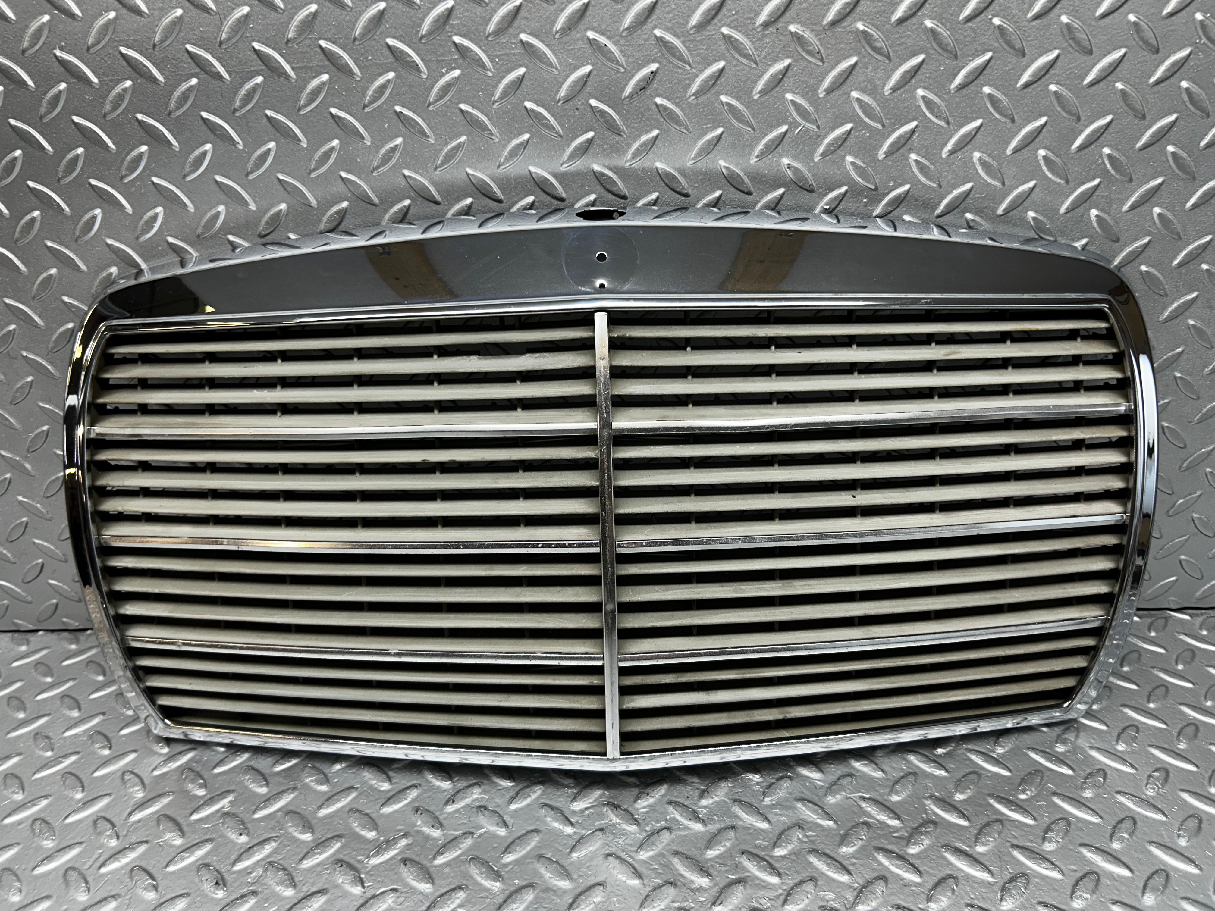 28420 Mercedes-Benz S123 240D Wagon Bonnet Grill Chrome 1238880923