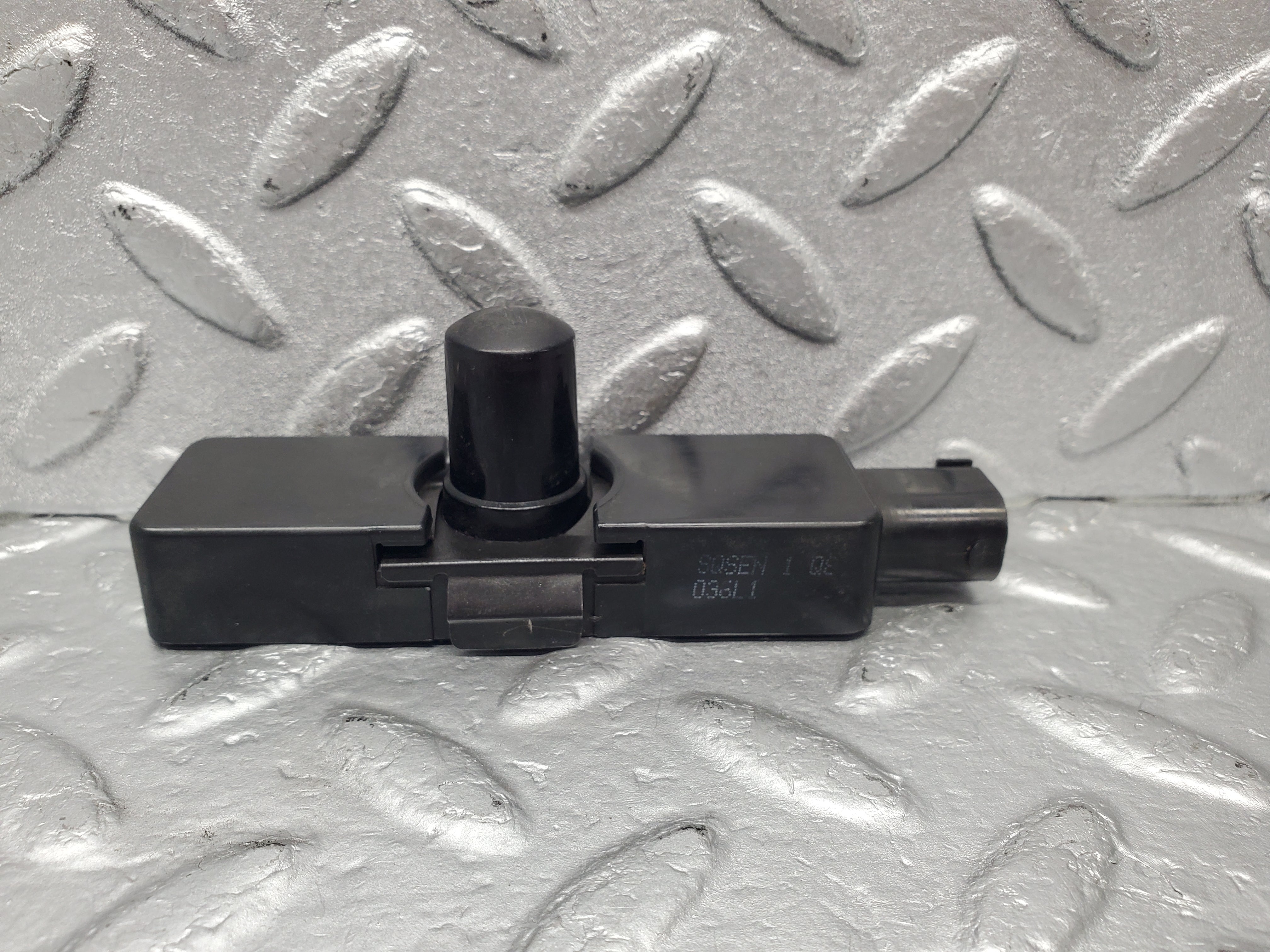 1610 Mercedes-Benz W220 S430 Light Control Sensor 2208300272