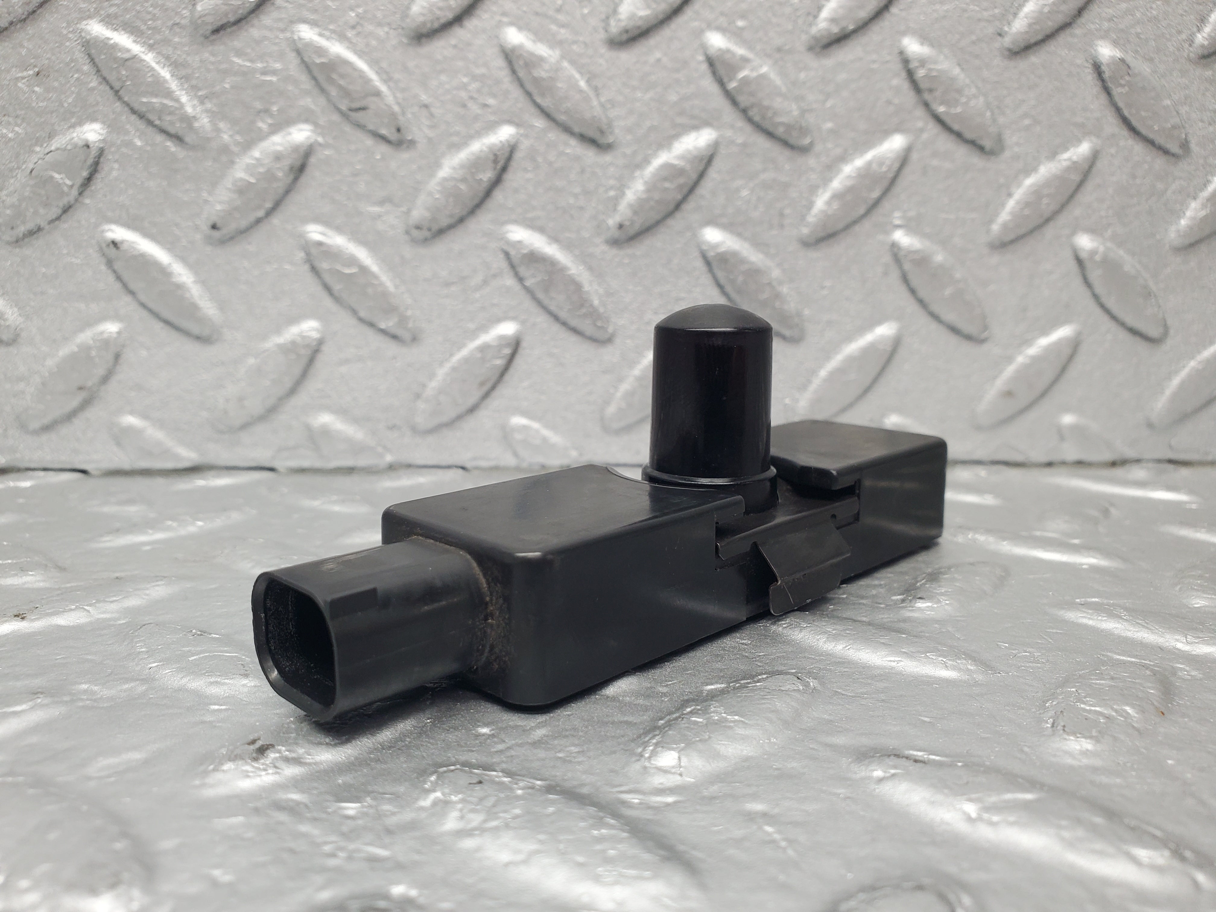 1610 Mercedes-Benz W220 S430 Light Control Sensor 2208300272