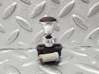 1687 Mercedes-Benz W105 219 PONTON Bakelite Switch