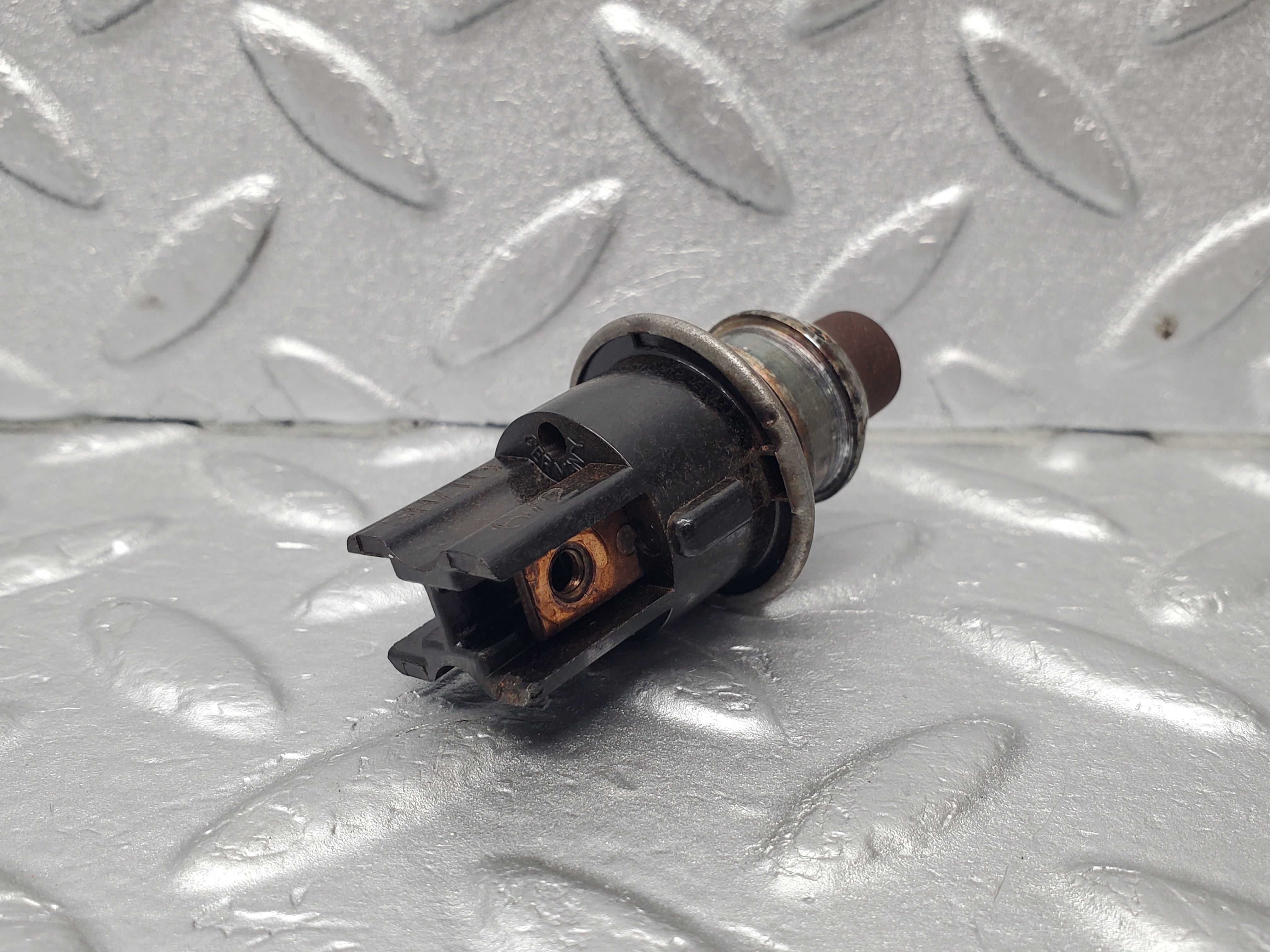 1688 Mercedes-Benz W105 219 PONTON Bakelite Switch