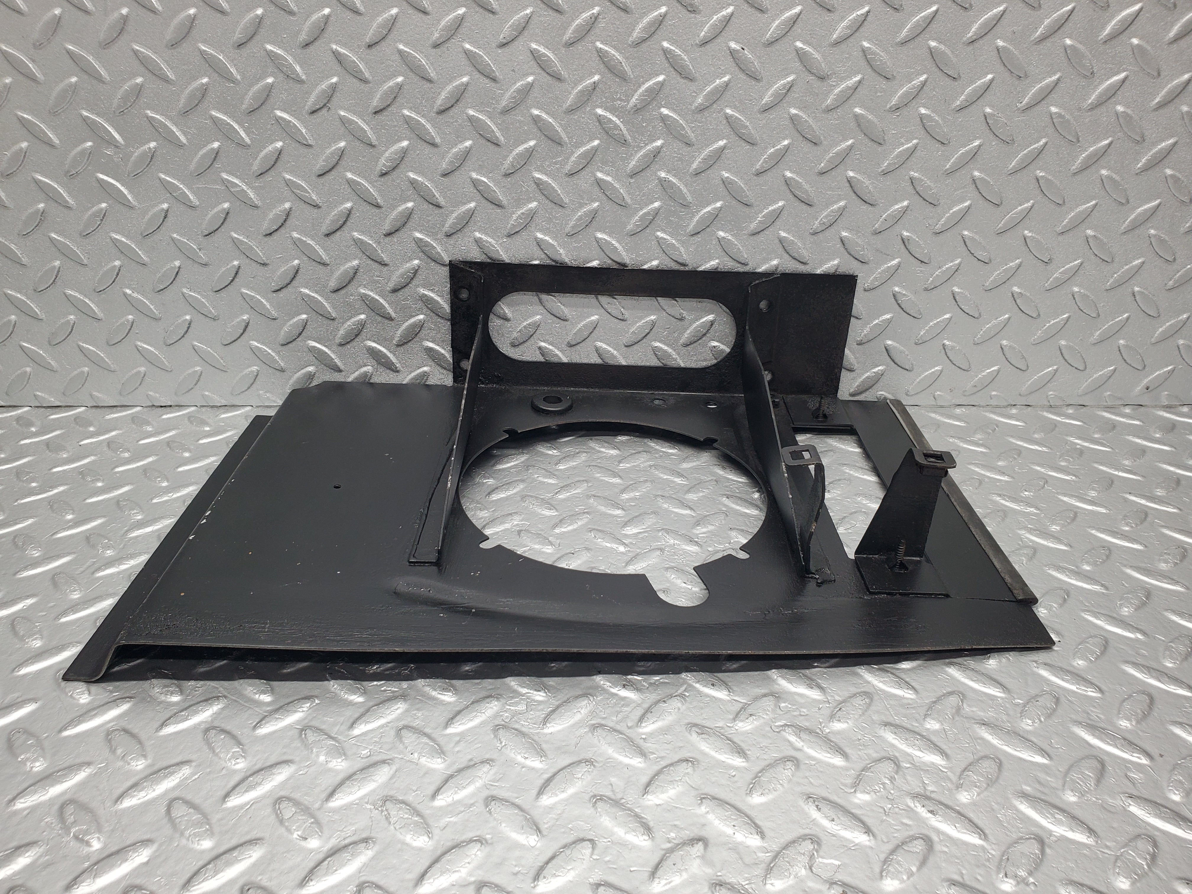 1704 Mercedes-Benz W105 219 PONTON Baffle Wall Bracket For Brake Unit