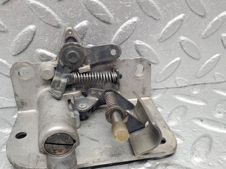 W120 Ponton door lock right used OEM