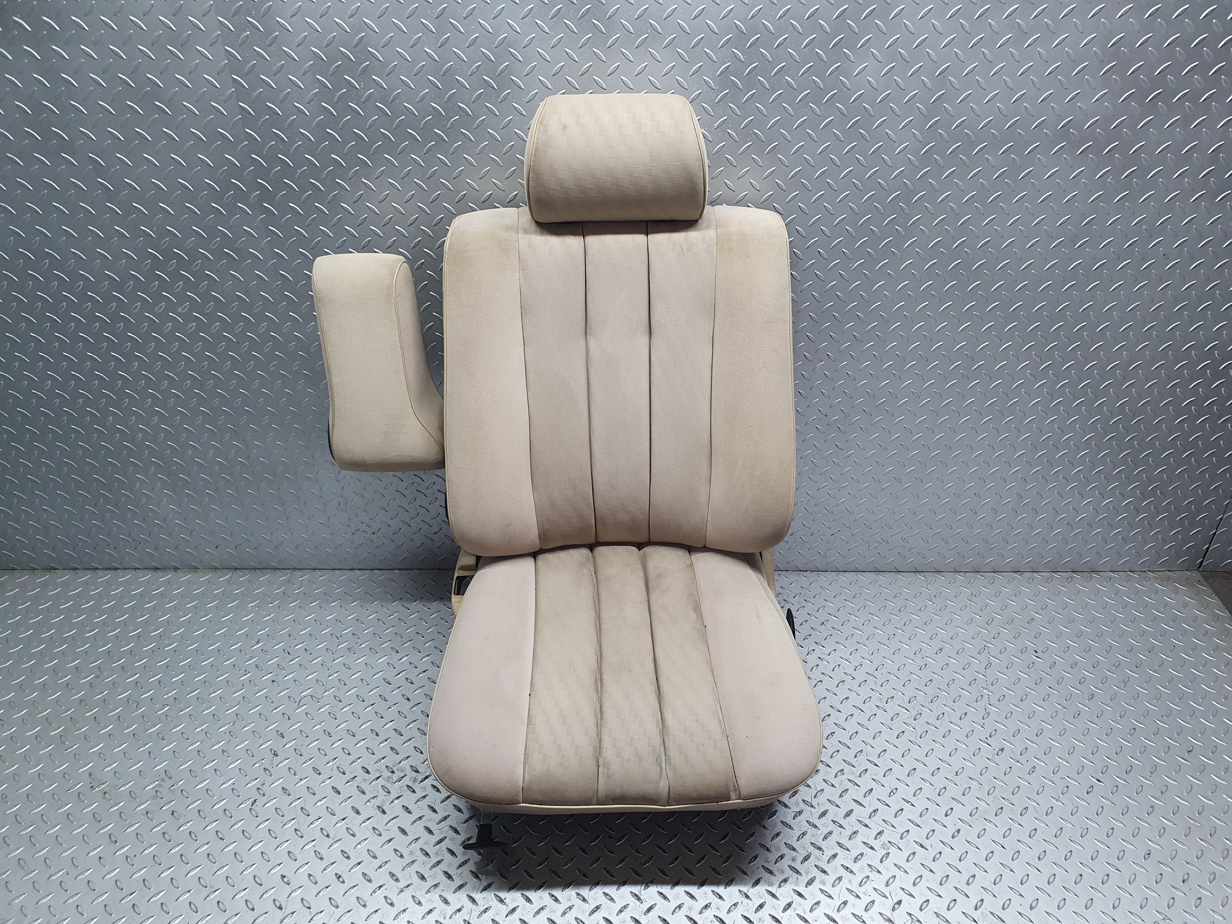 41133 Mercedes-Benz W126 300SE Front Left Seat Passenger Seat Beige 1269102950