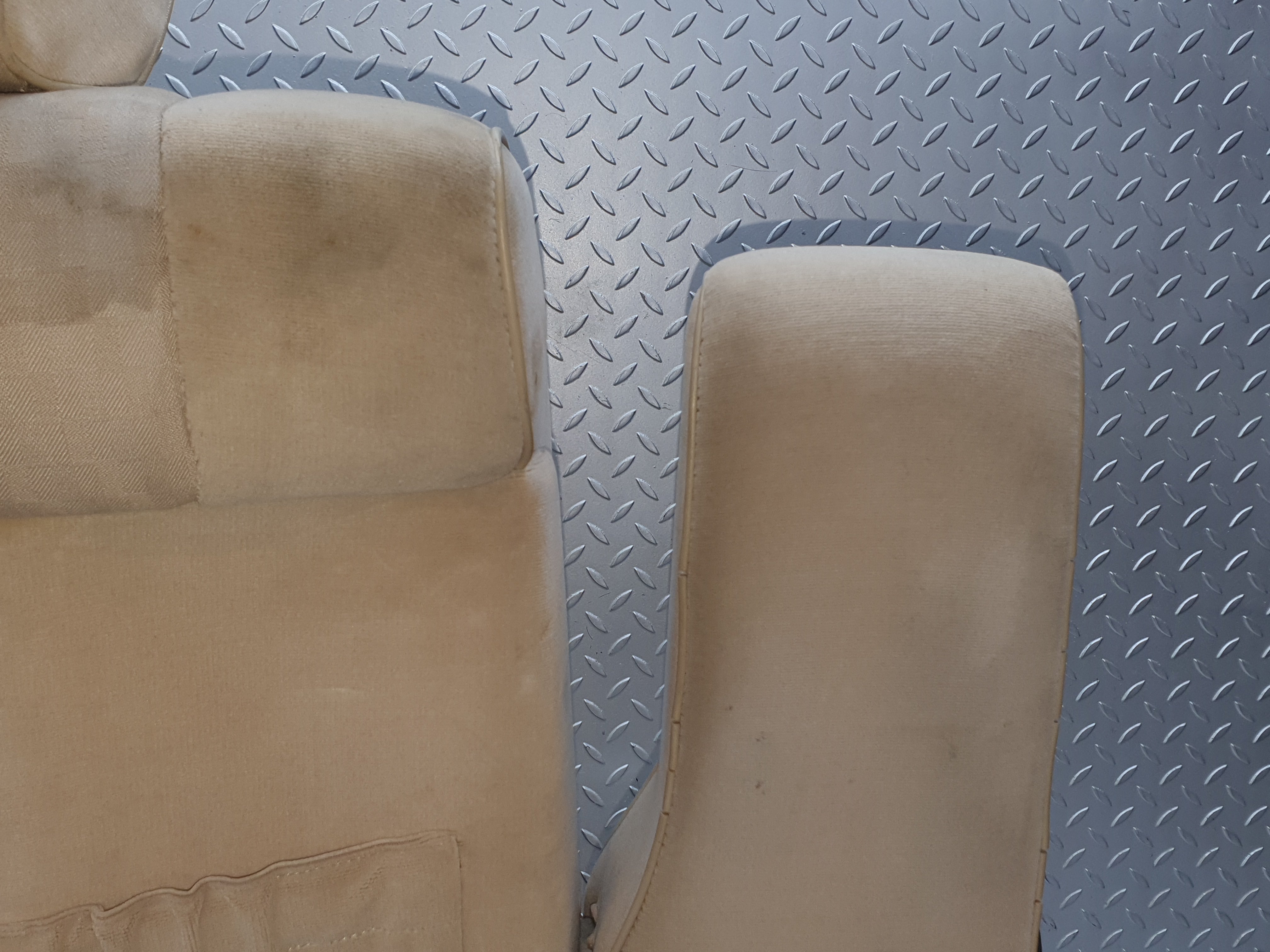 41133 Mercedes-Benz W126 300SE Front Left Seat Passenger Seat Beige 1269102950