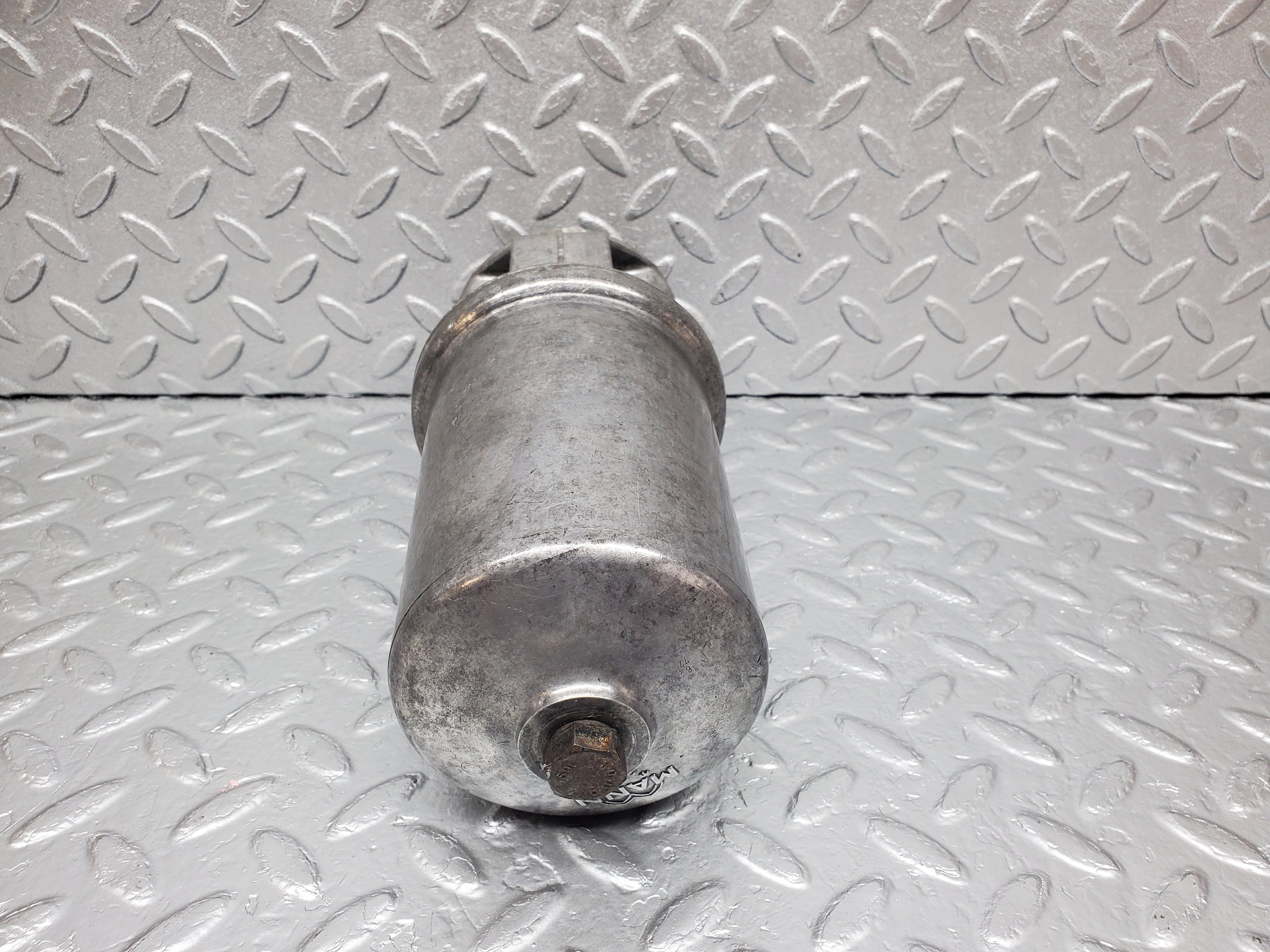 0902 Mercedes-Benz C107 350SLC Coupe Coupe Oil Filter Housing MANN 1161840309