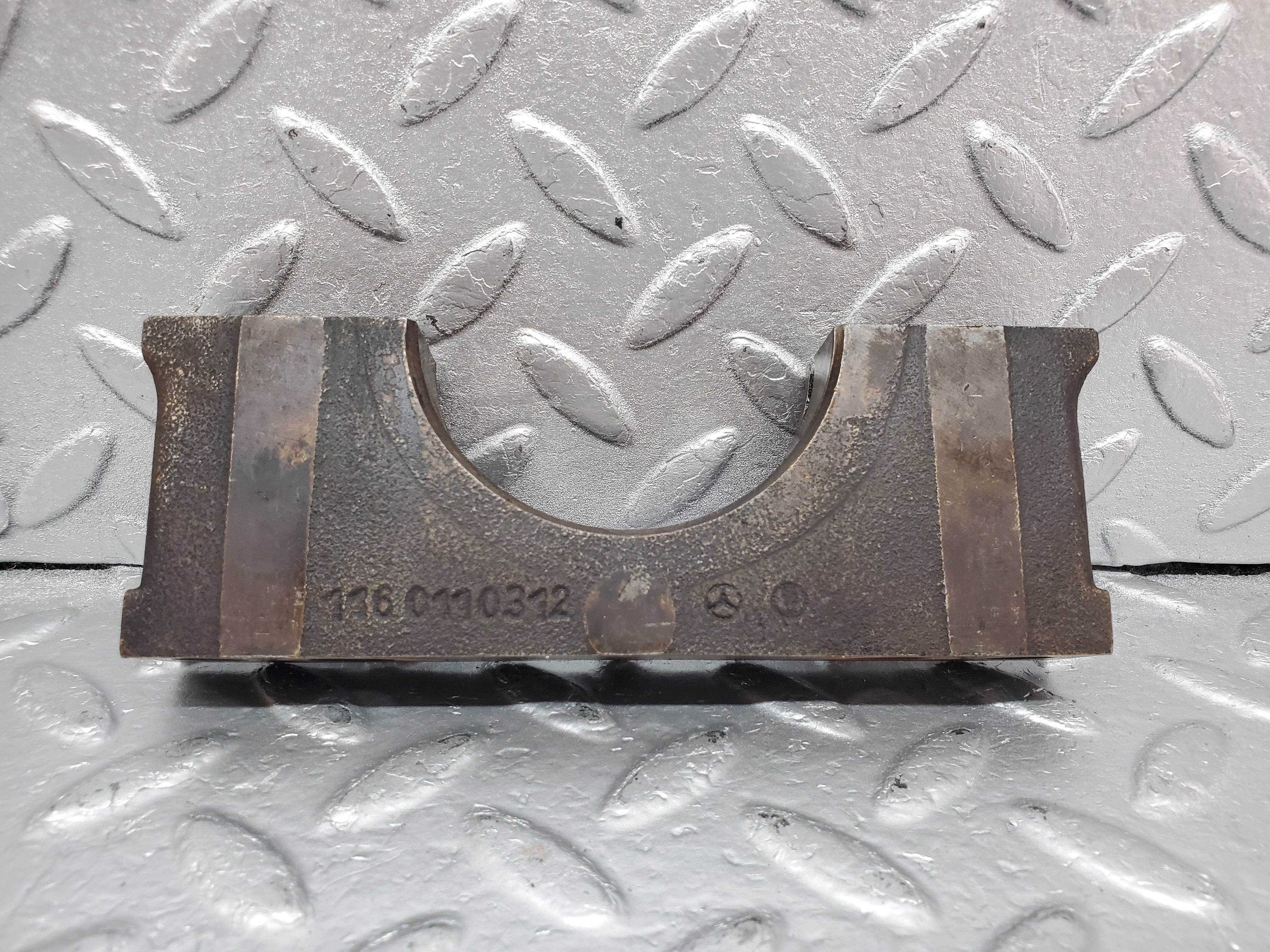 0921 Mercedes-Benz C107 350SLC Coupe Crankshaft Bearing Holder 1160110312