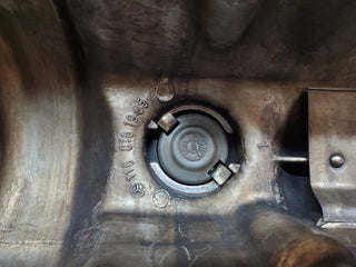 R107 SLC cylinder head cover right used OEM