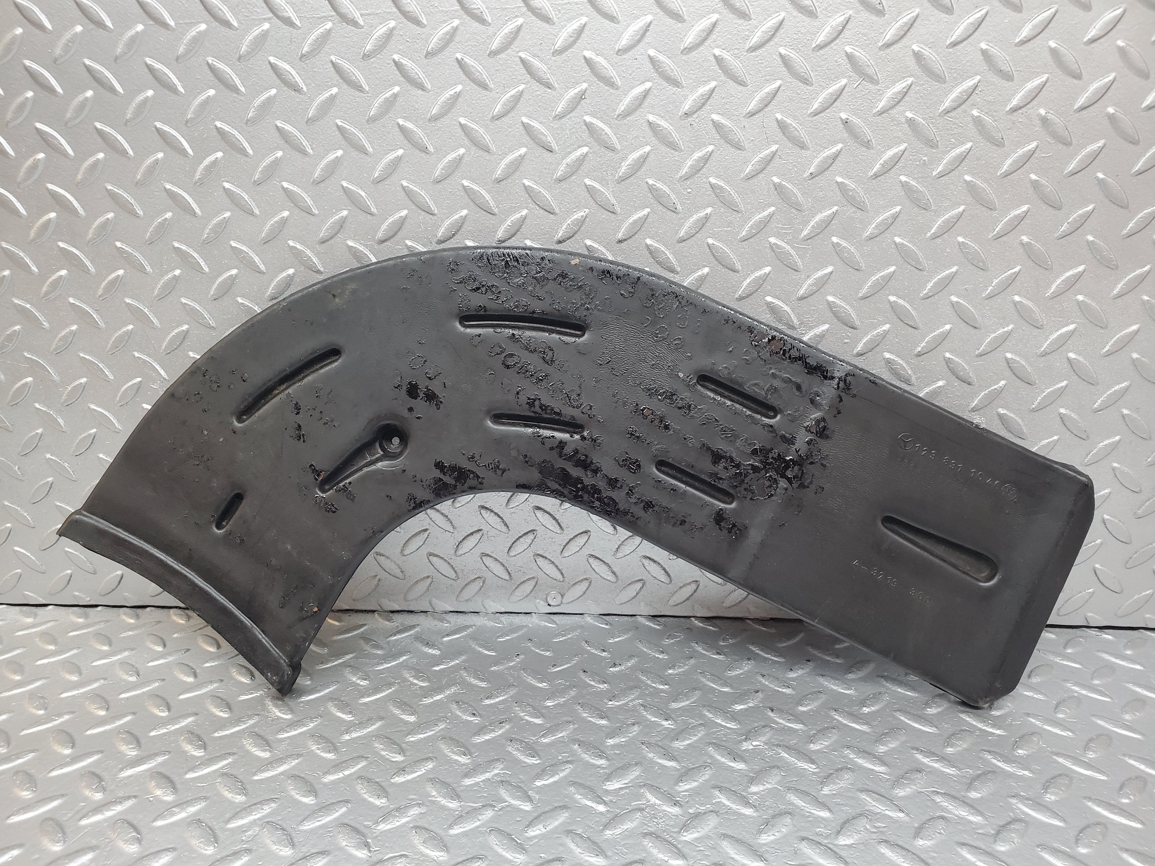 0953 Mercedes-Benz C123 230CE Coupe Heating Air Duct Right Side 1238311046