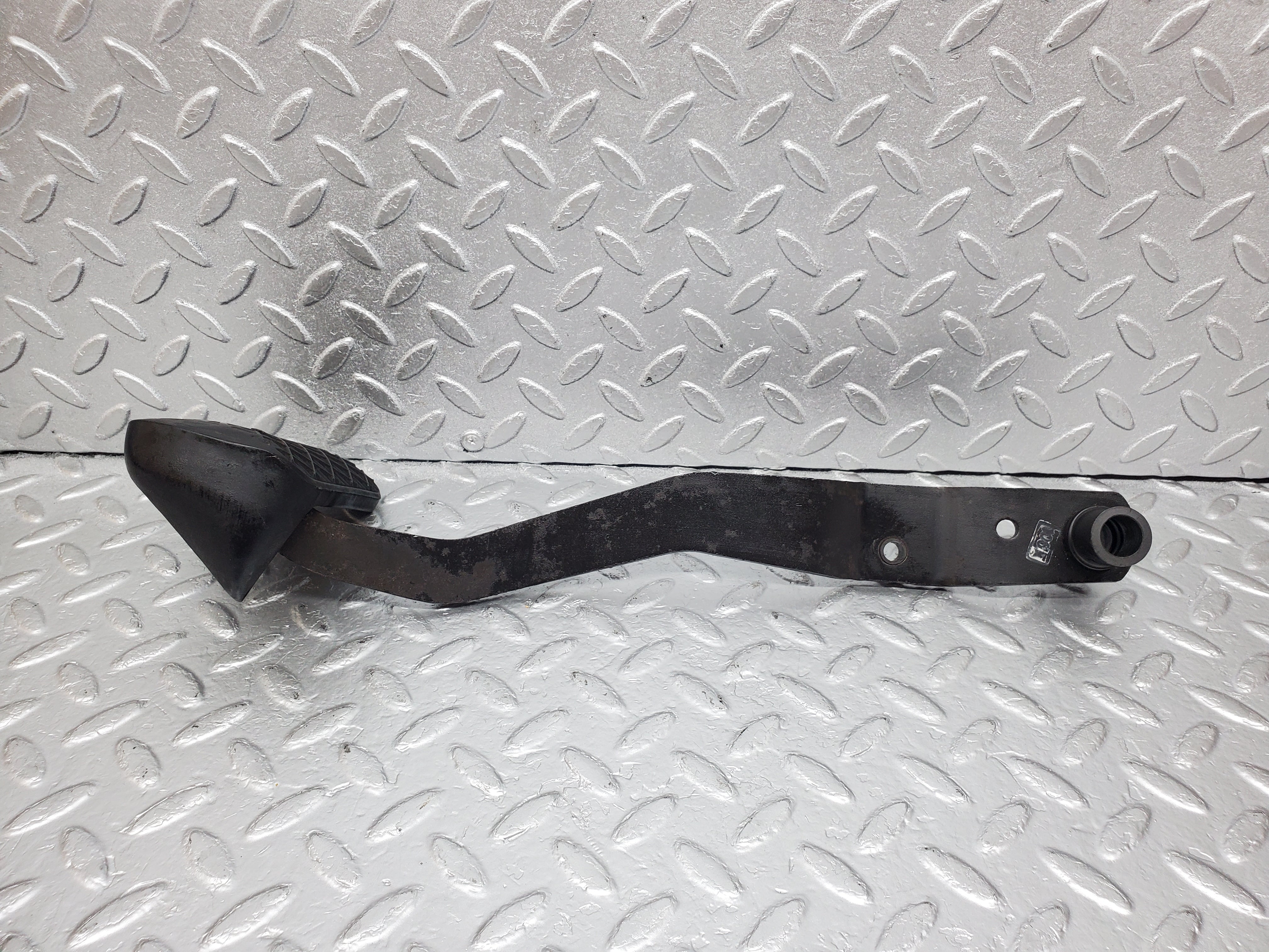 0972 Mercedes-Benz C123 230CE Brake Pedal With Rubber 1232910082