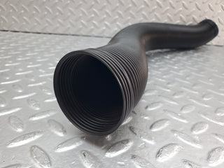 1022 Mercedes-Benz C123 230CE Air Duct Pipe Hose