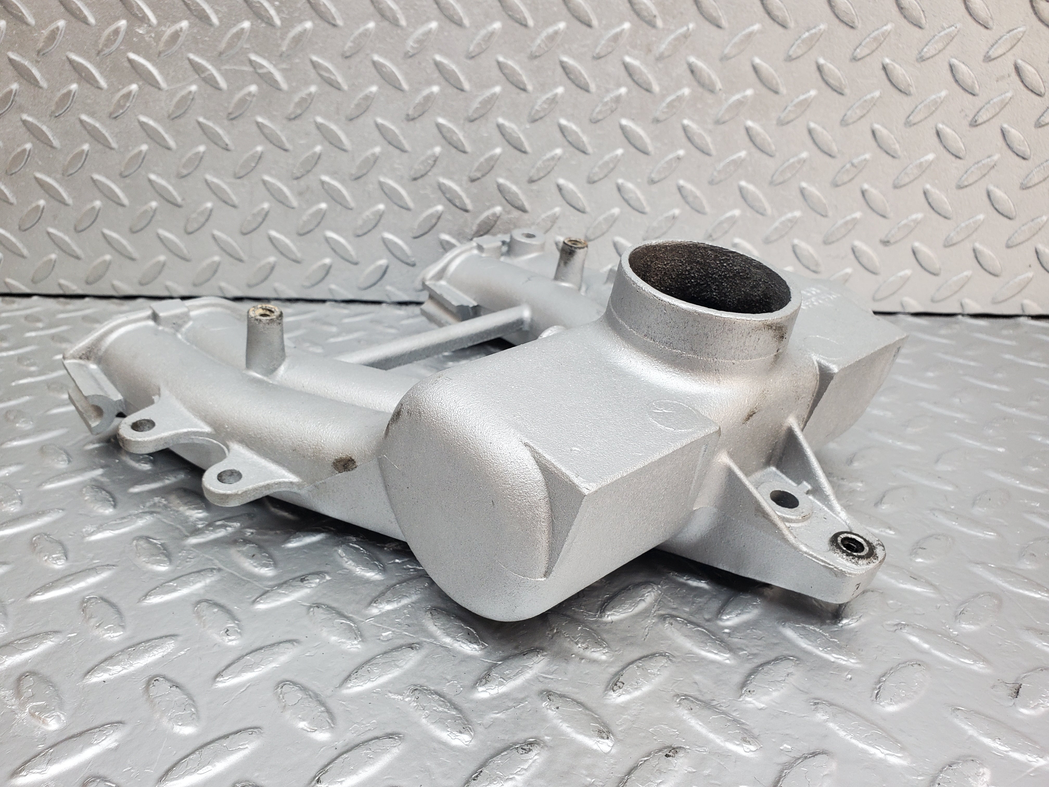 1078 Mercedes-Benz W123 240D Air Intake Manifold 6161410201