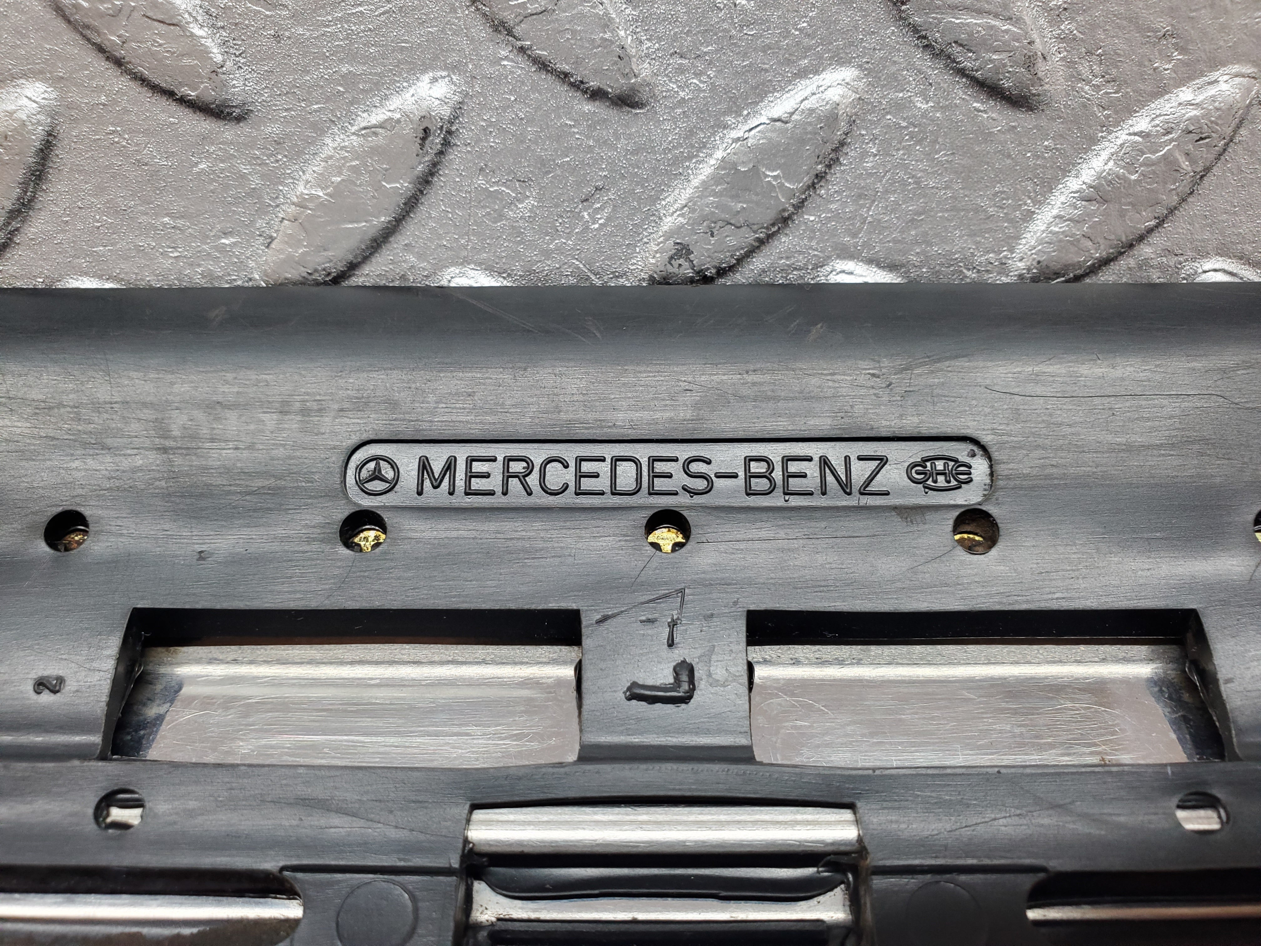 1081 Mercedes-Benz C123 230CE Coupe Front Left Fender Wing Lower Trim Cover