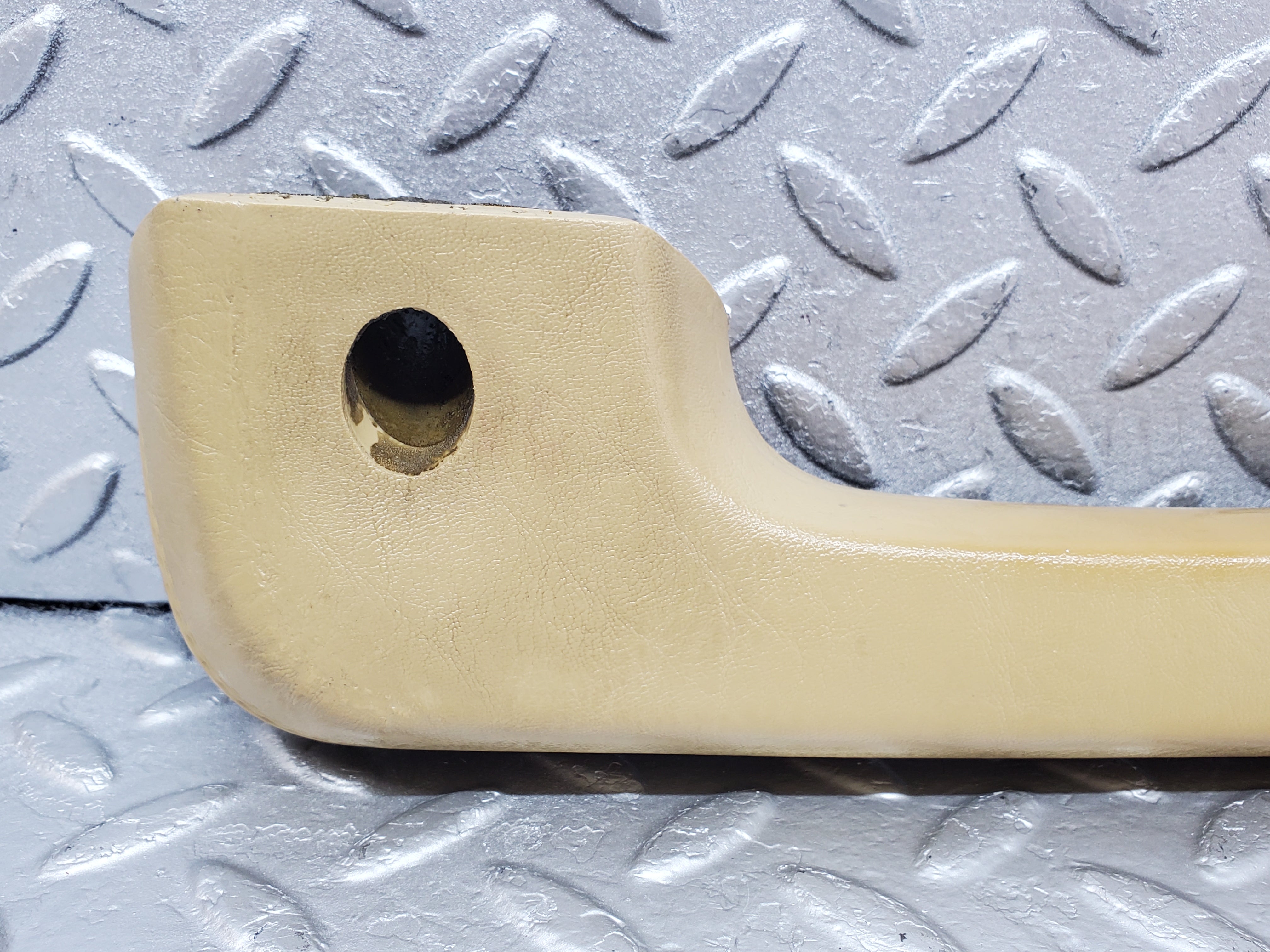 0998 Mercedes-Benz C123 230CE Coupe Interior Door Handle Right Beige 1239702001