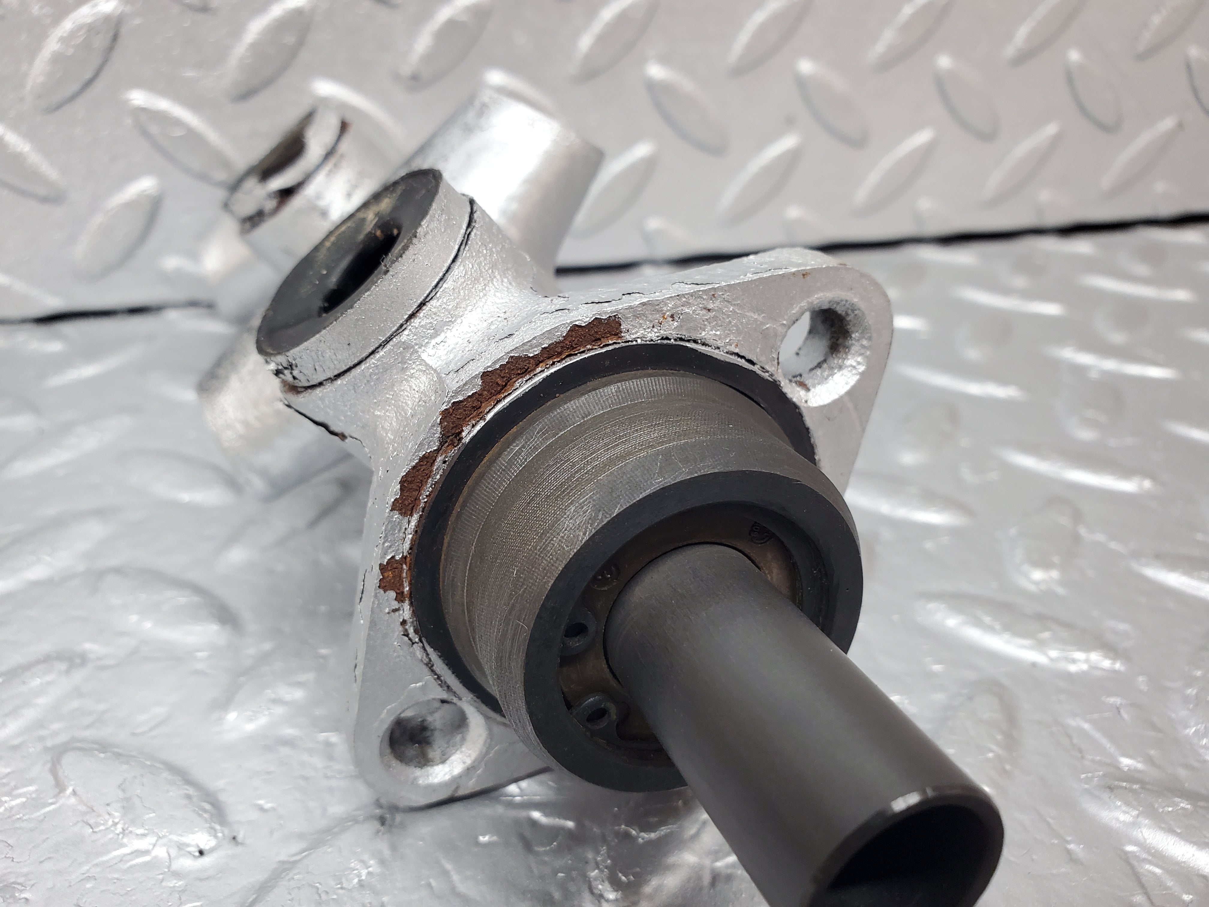 1079 Mercedes-Benz C123 230CE Coupe Brake Master Cylinder