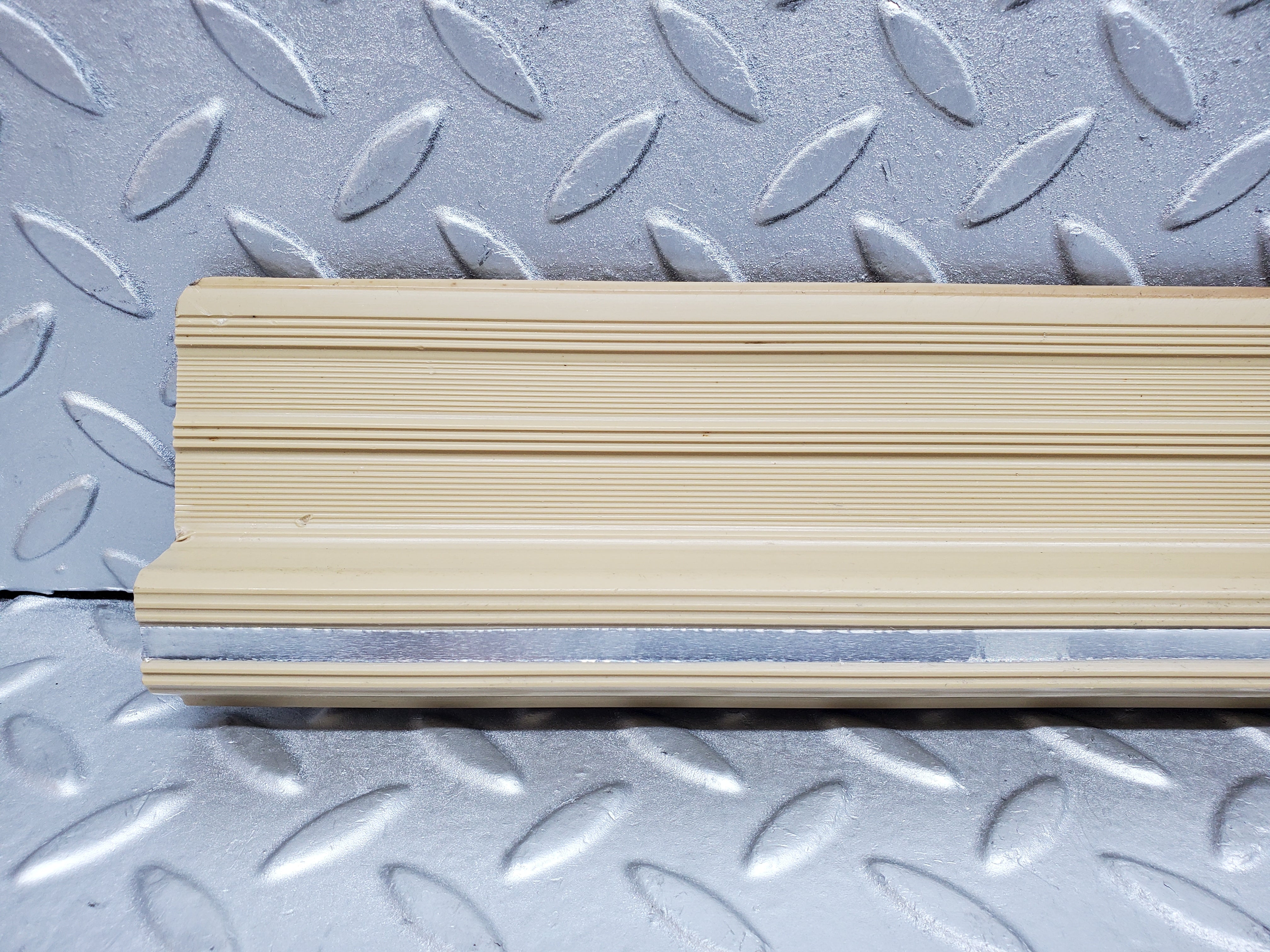 1069 Mercedes-Benz C123 230CE Door Sill Trim Right Side Beige