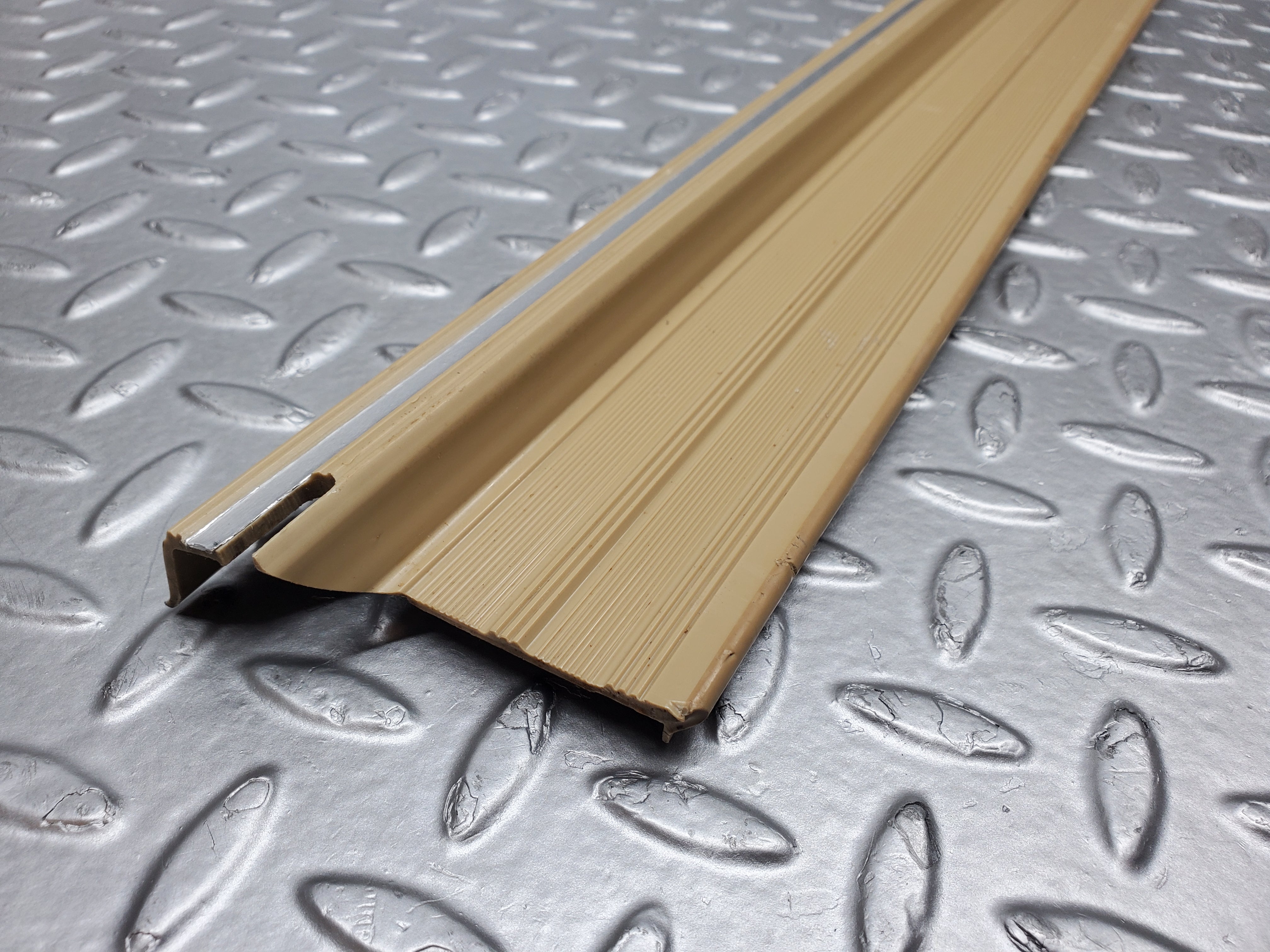 1069 Mercedes-Benz C123 230CE Door Sill Trim Right Side Beige